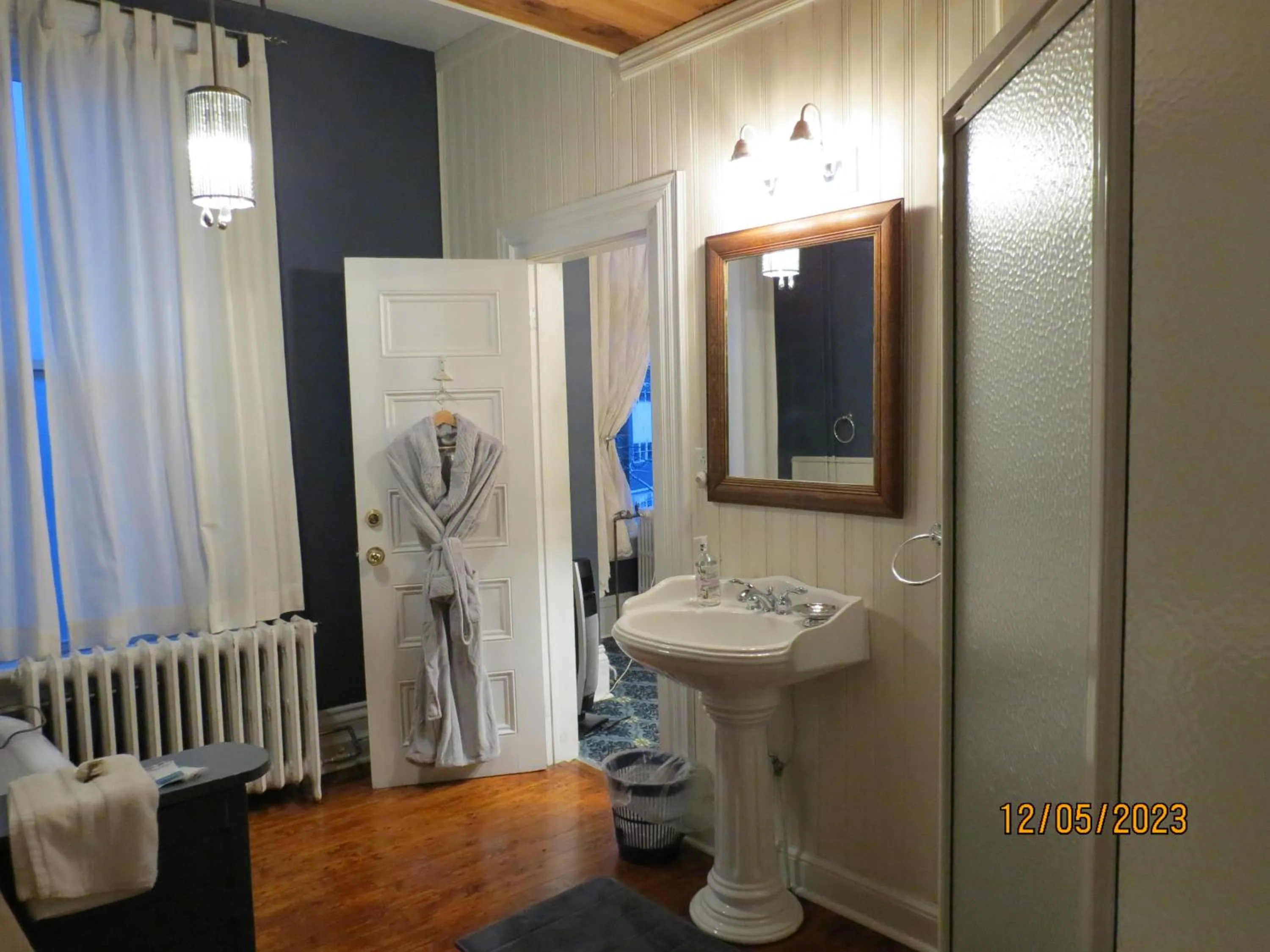 The Roses Heritage Inn