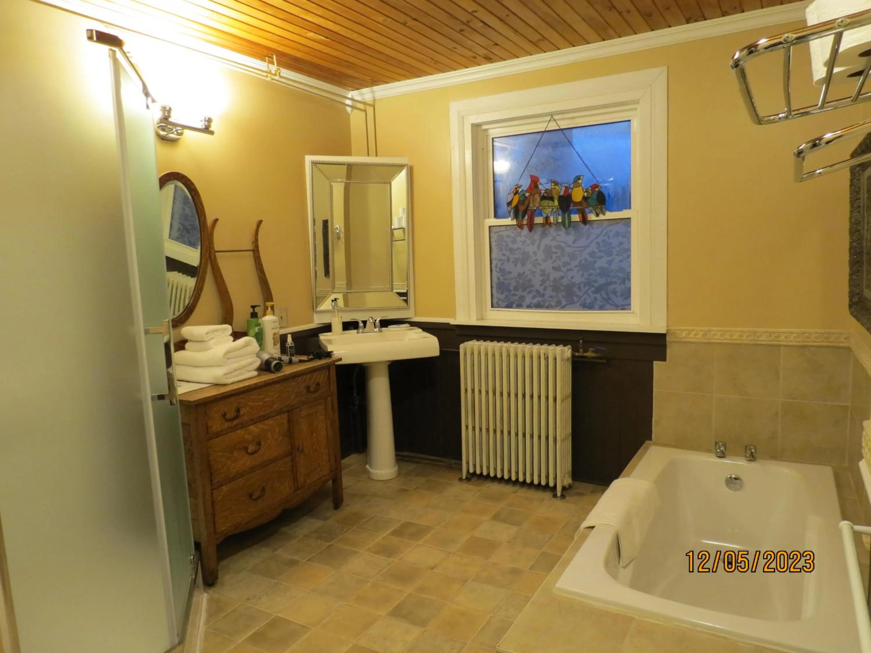 The Roses Heritage Inn