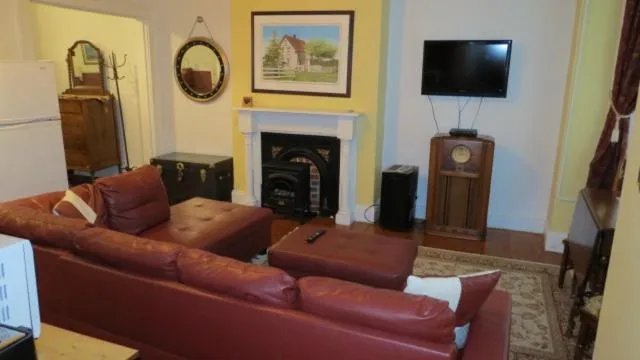 The Roses Heritage Inn