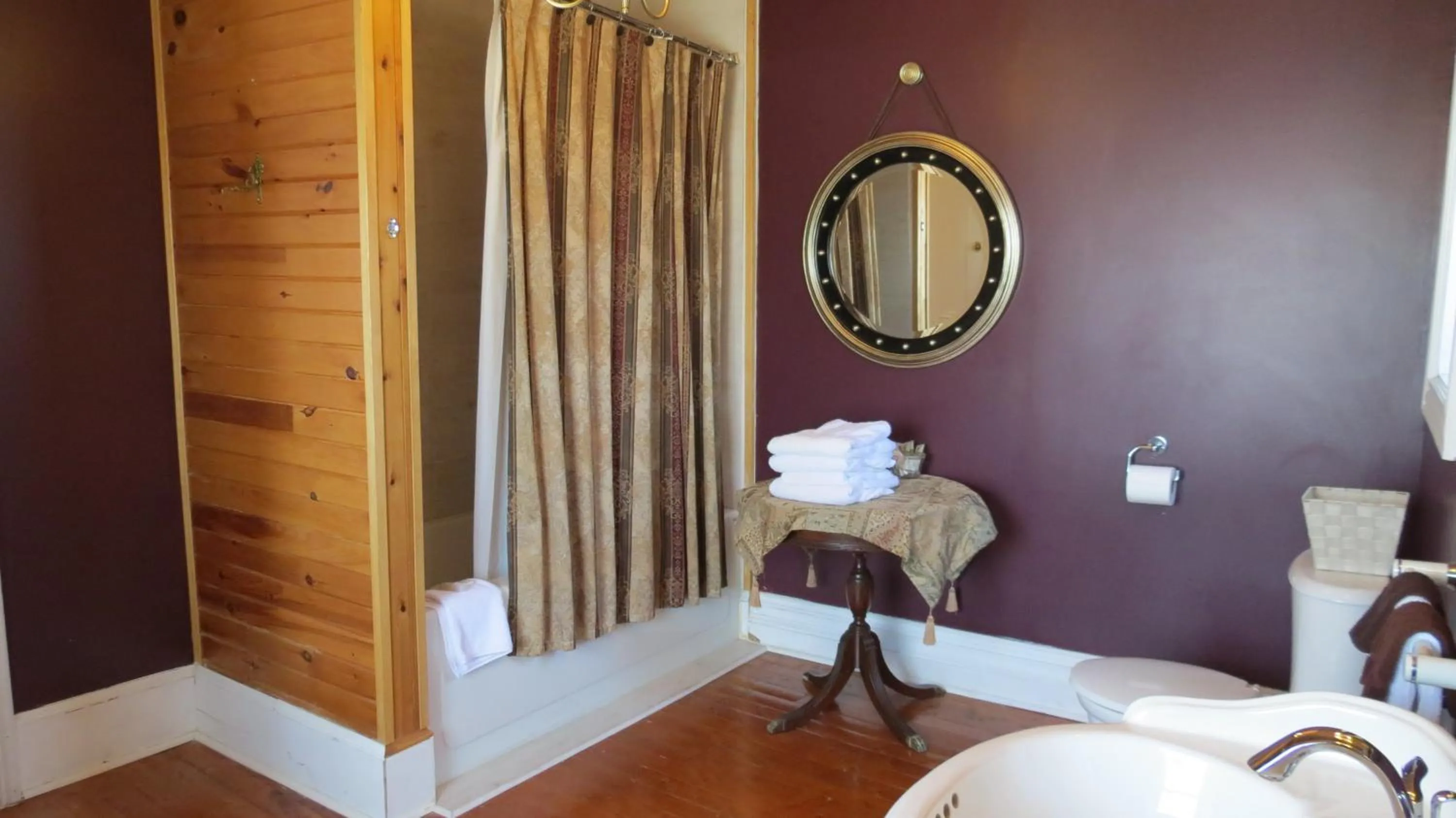 The Roses Heritage Inn