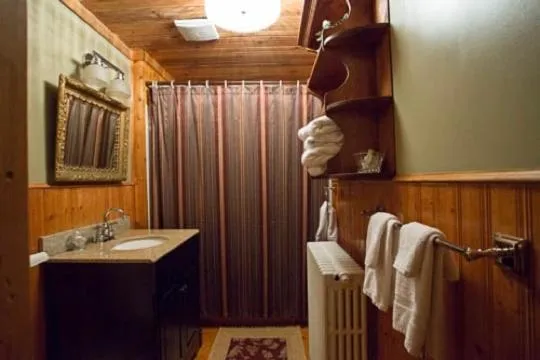 The Roses Heritage Inn