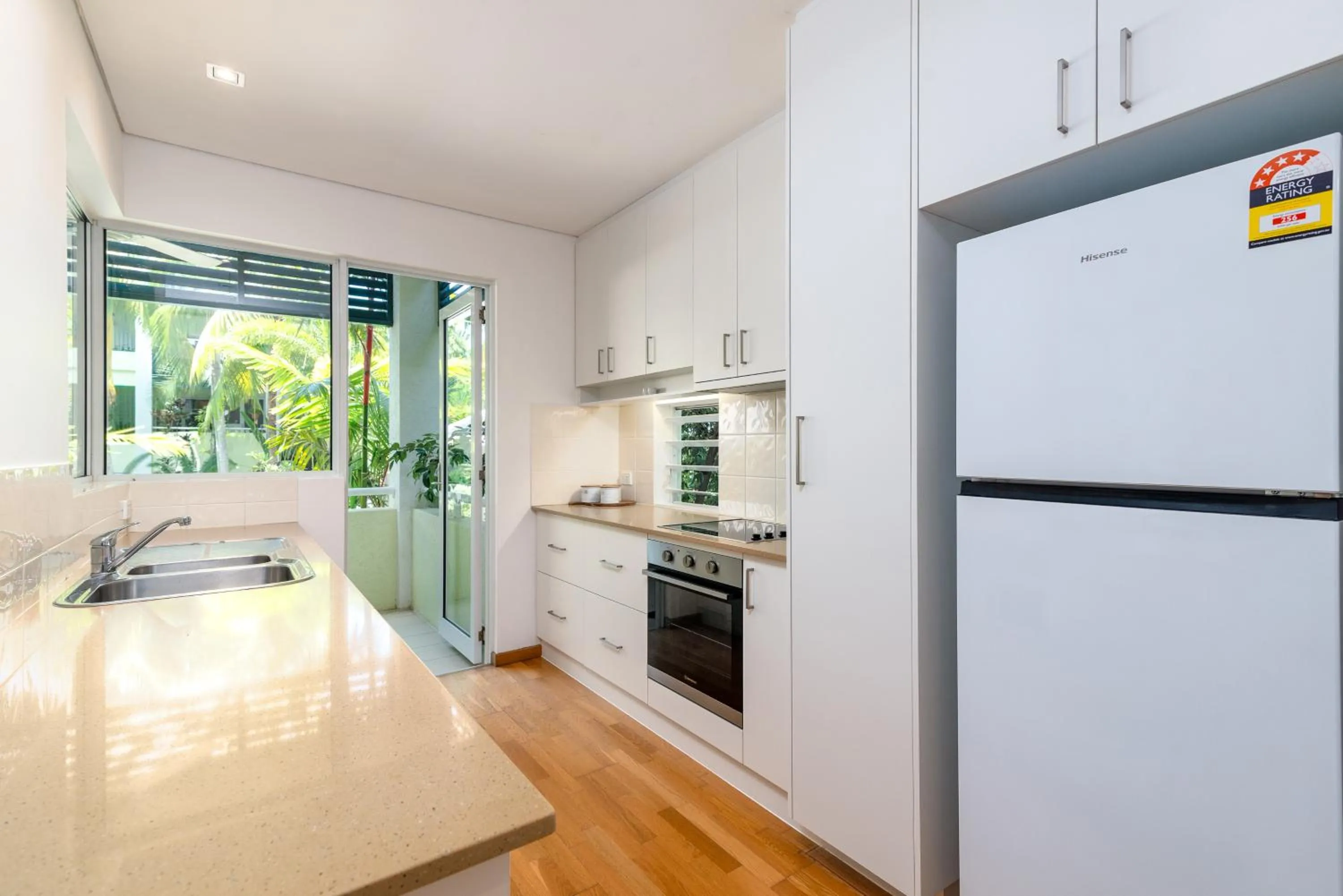 Kitchen or kitchenette in Verandahs Boutique Apartments