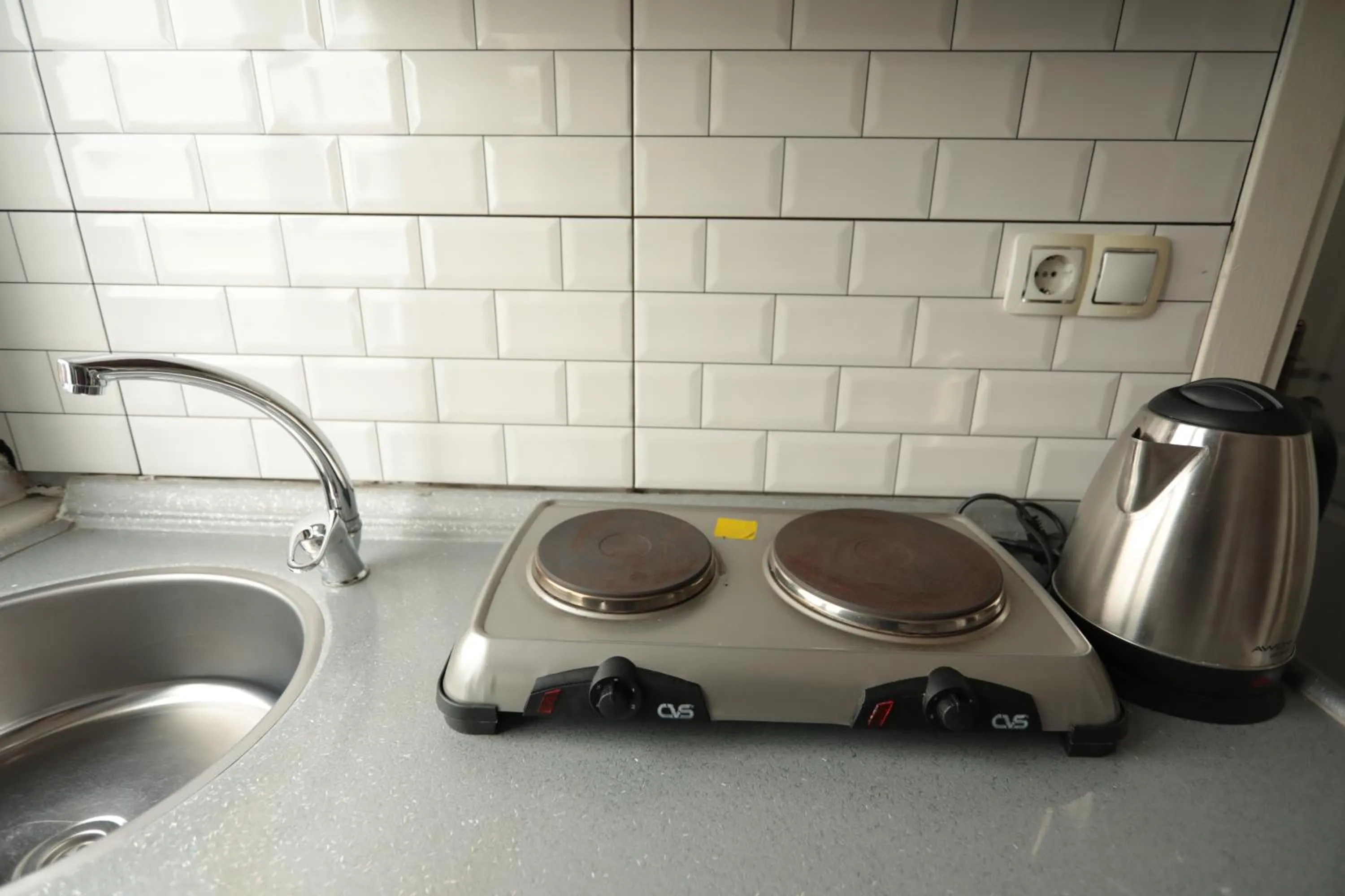 Coffee/tea facilities in White Pearl Apart Hotel