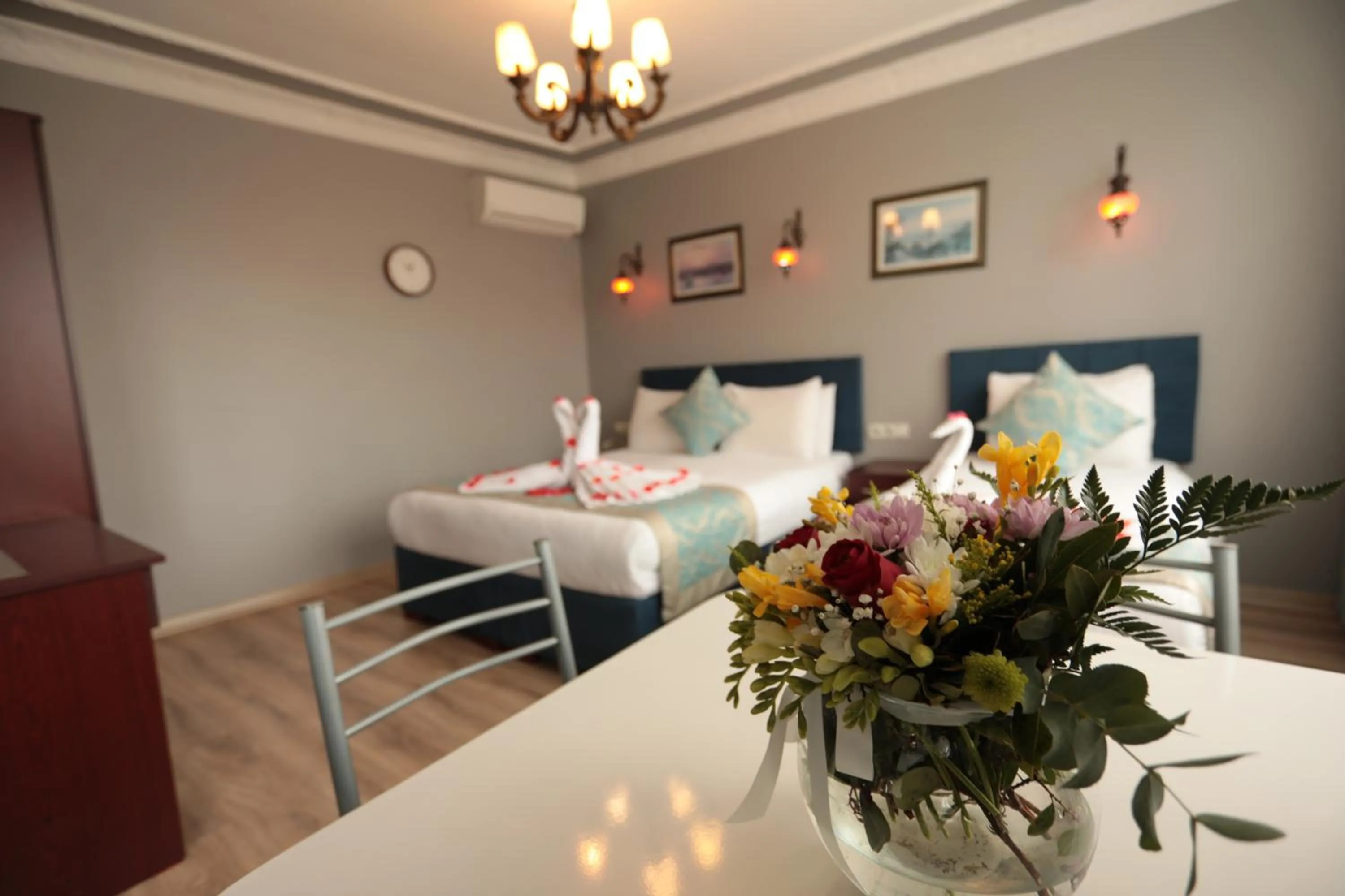 Photo of the whole room, Bed in White Pearl Apart Hotel