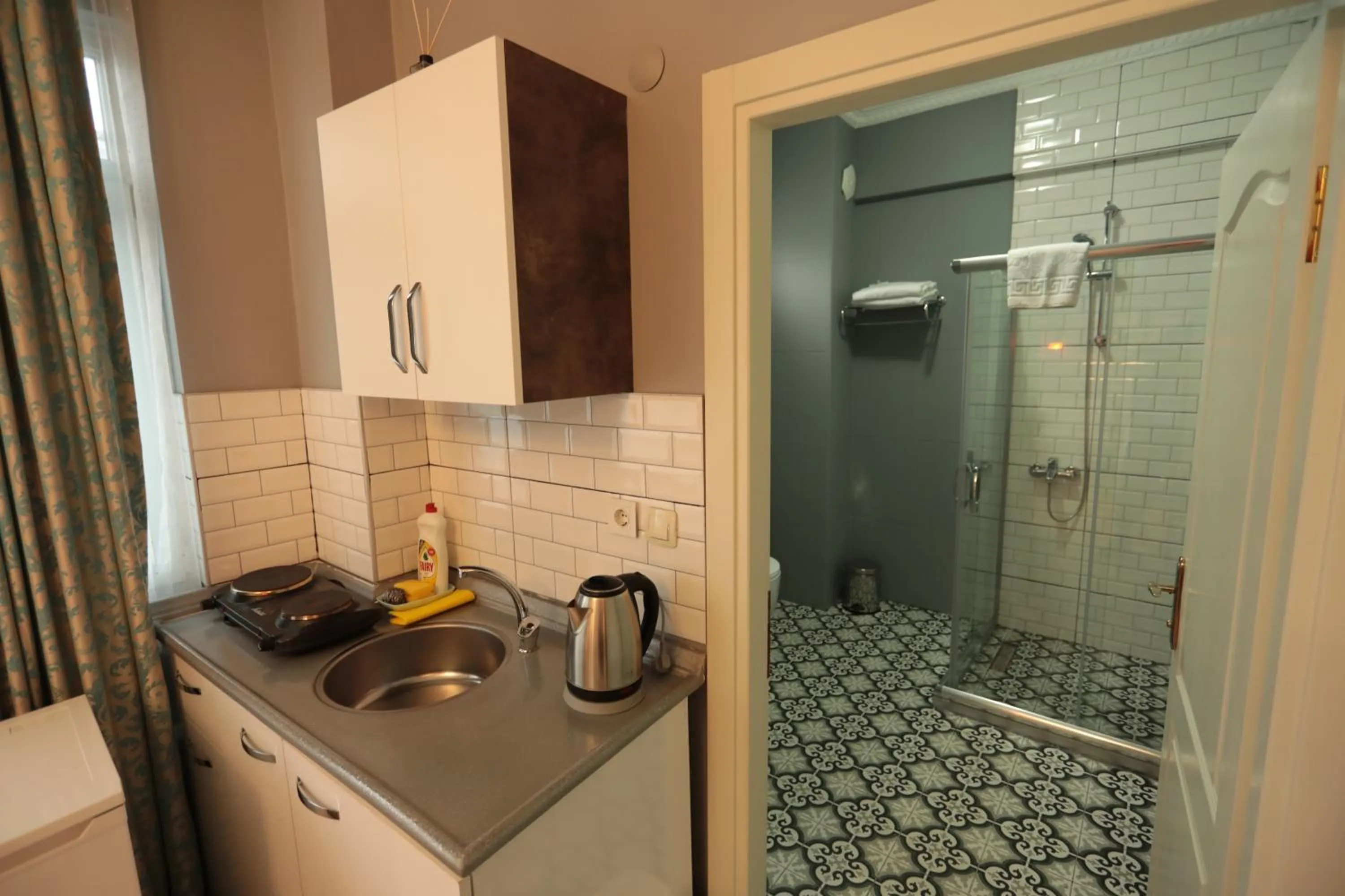 Bathroom in White Pearl Apart Hotel