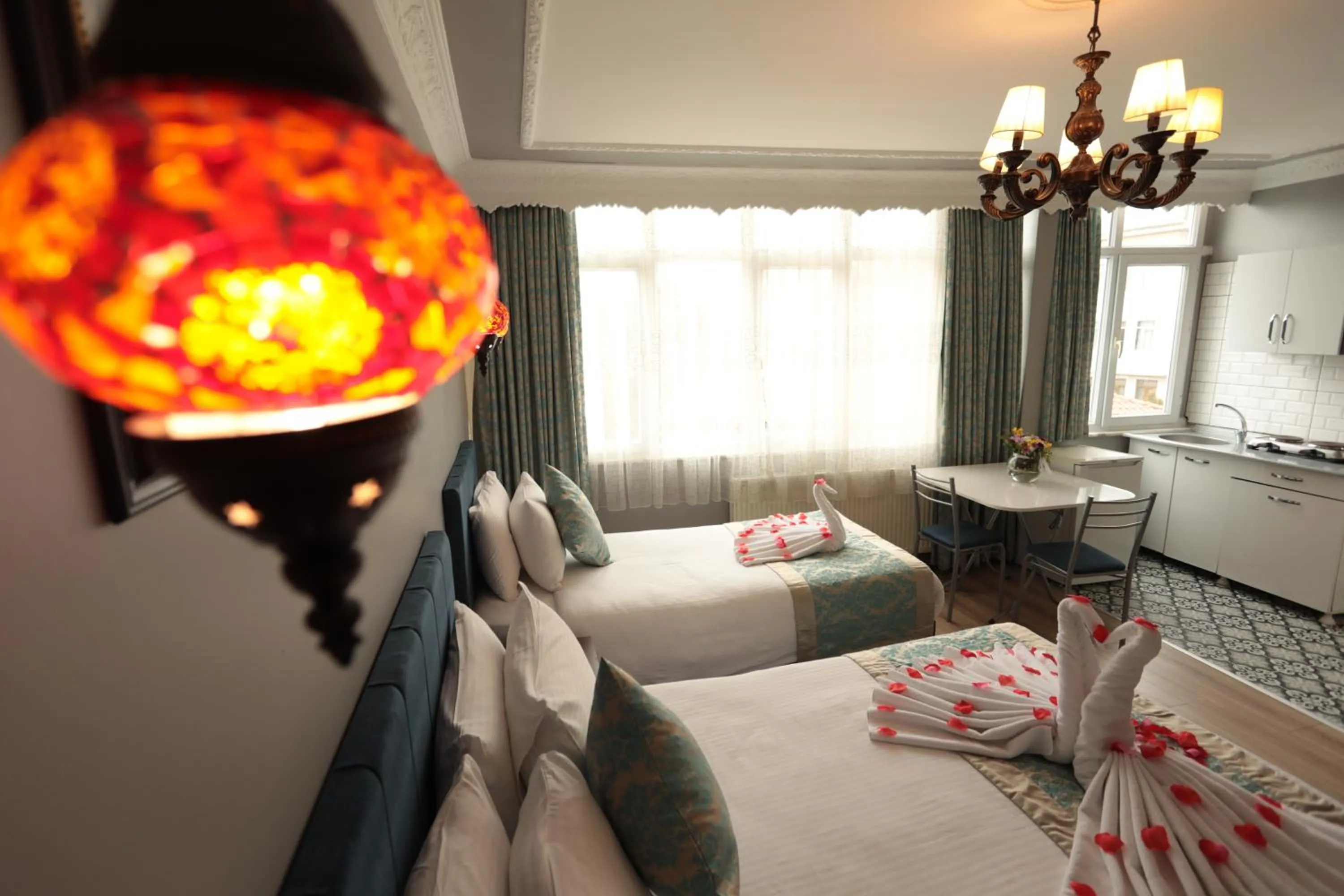 Photo of the whole room, Bed in White Pearl Apart Hotel