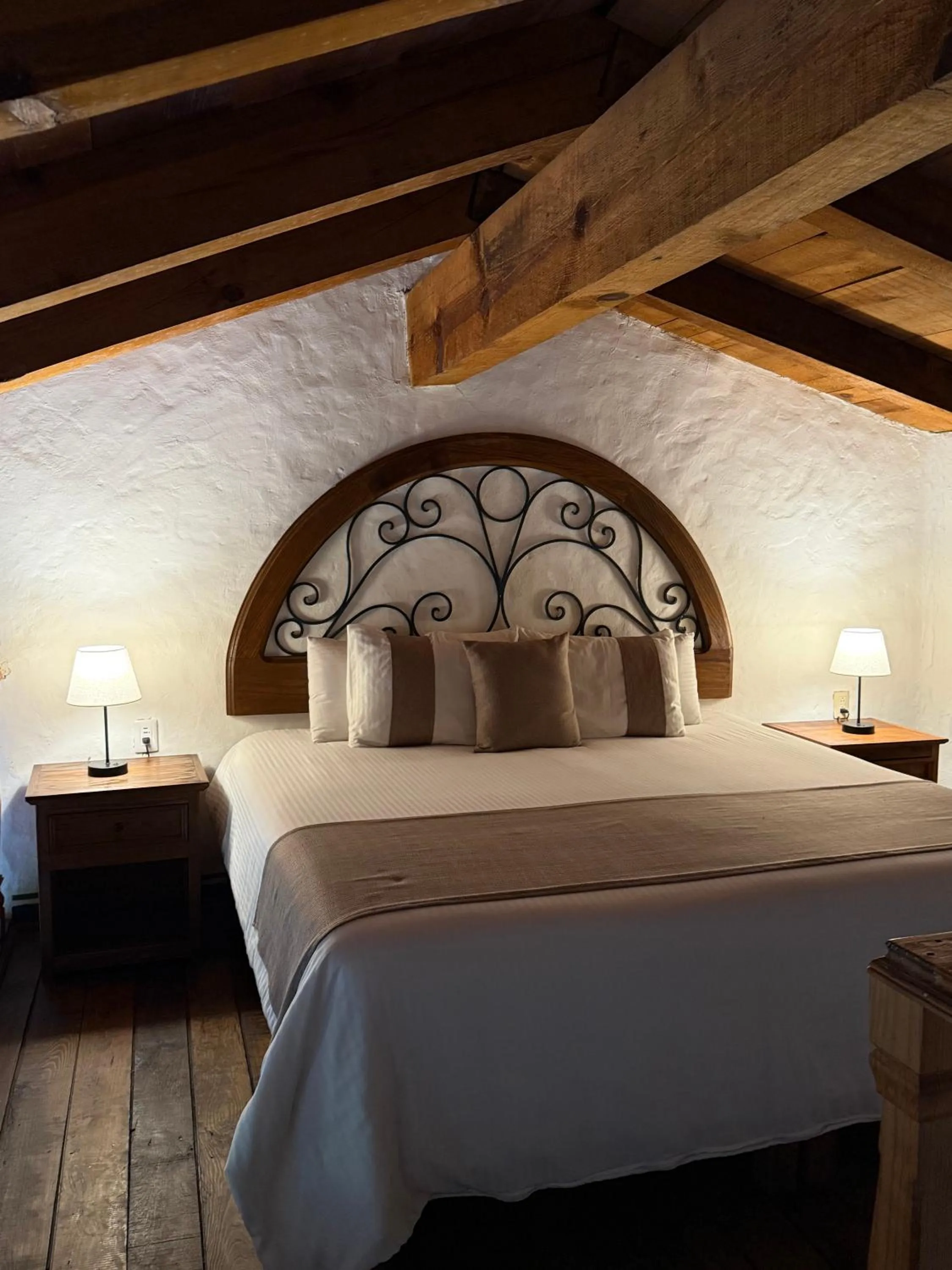 Bed in Tapalpa Country Club Hotel