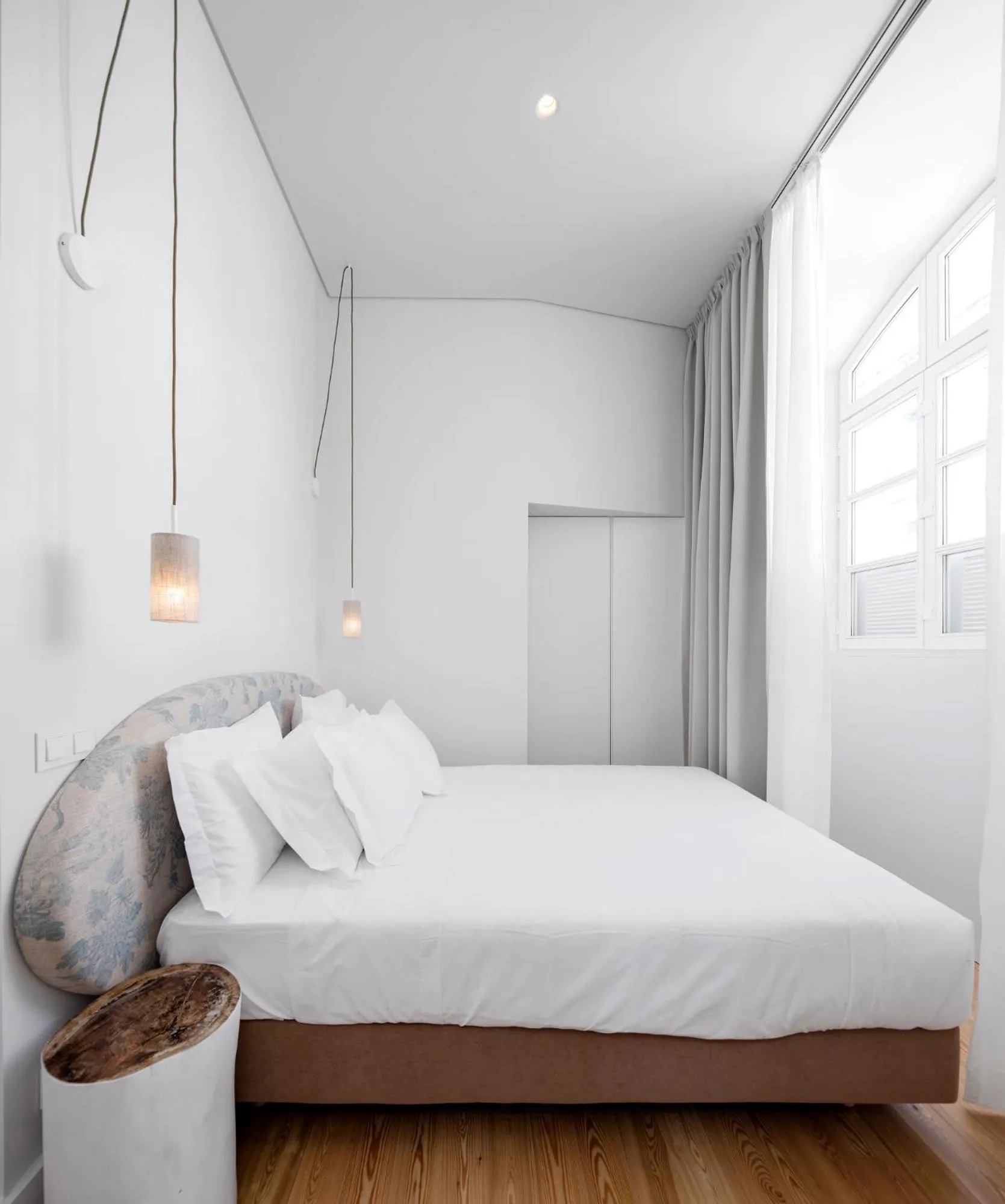 Bedroom, Bed in Lisbon Serviced Apartments - Benformoso