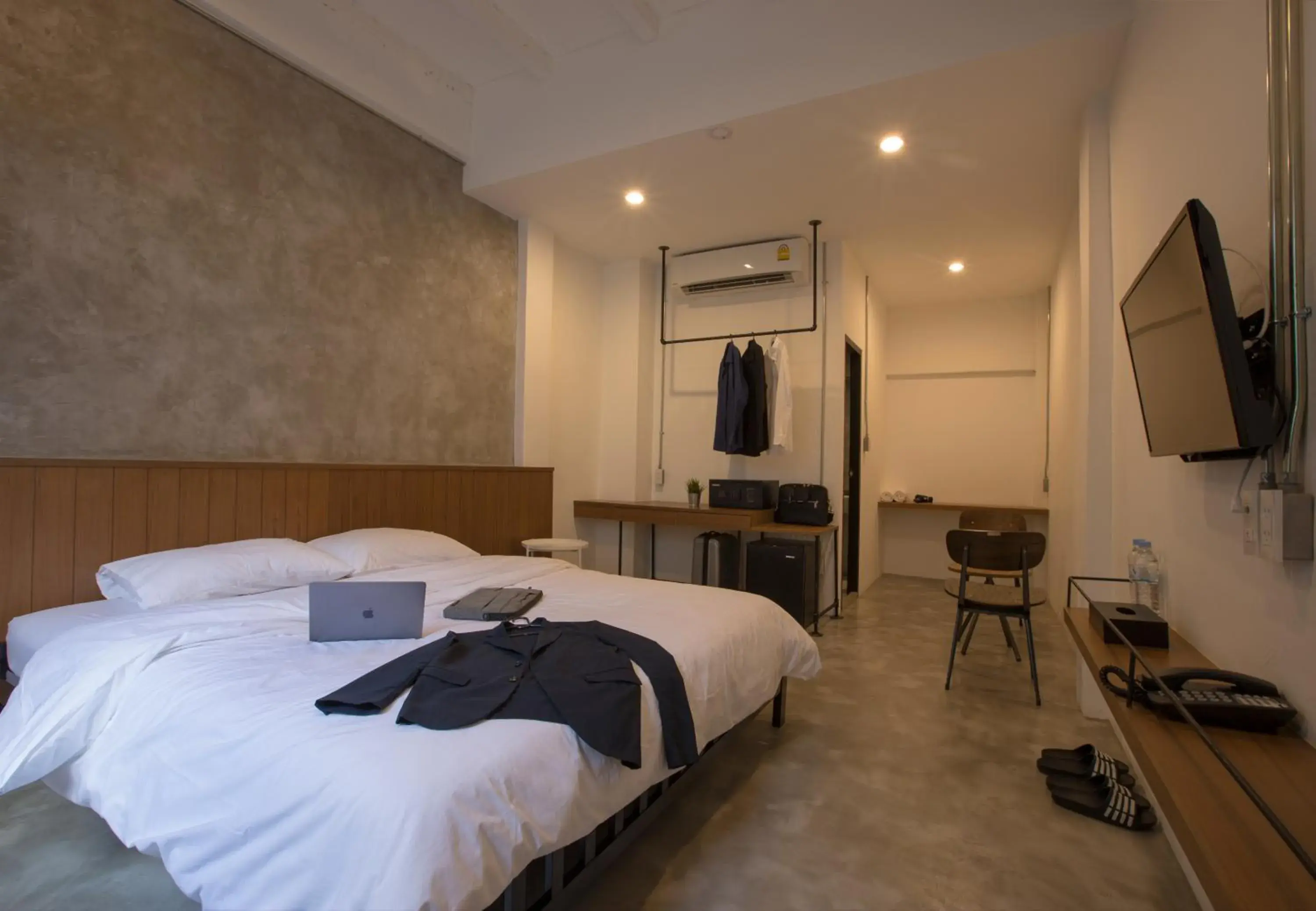 Deluxe King Room in Lost Inn BKK Deluxe King Room in Lost Inn BKK