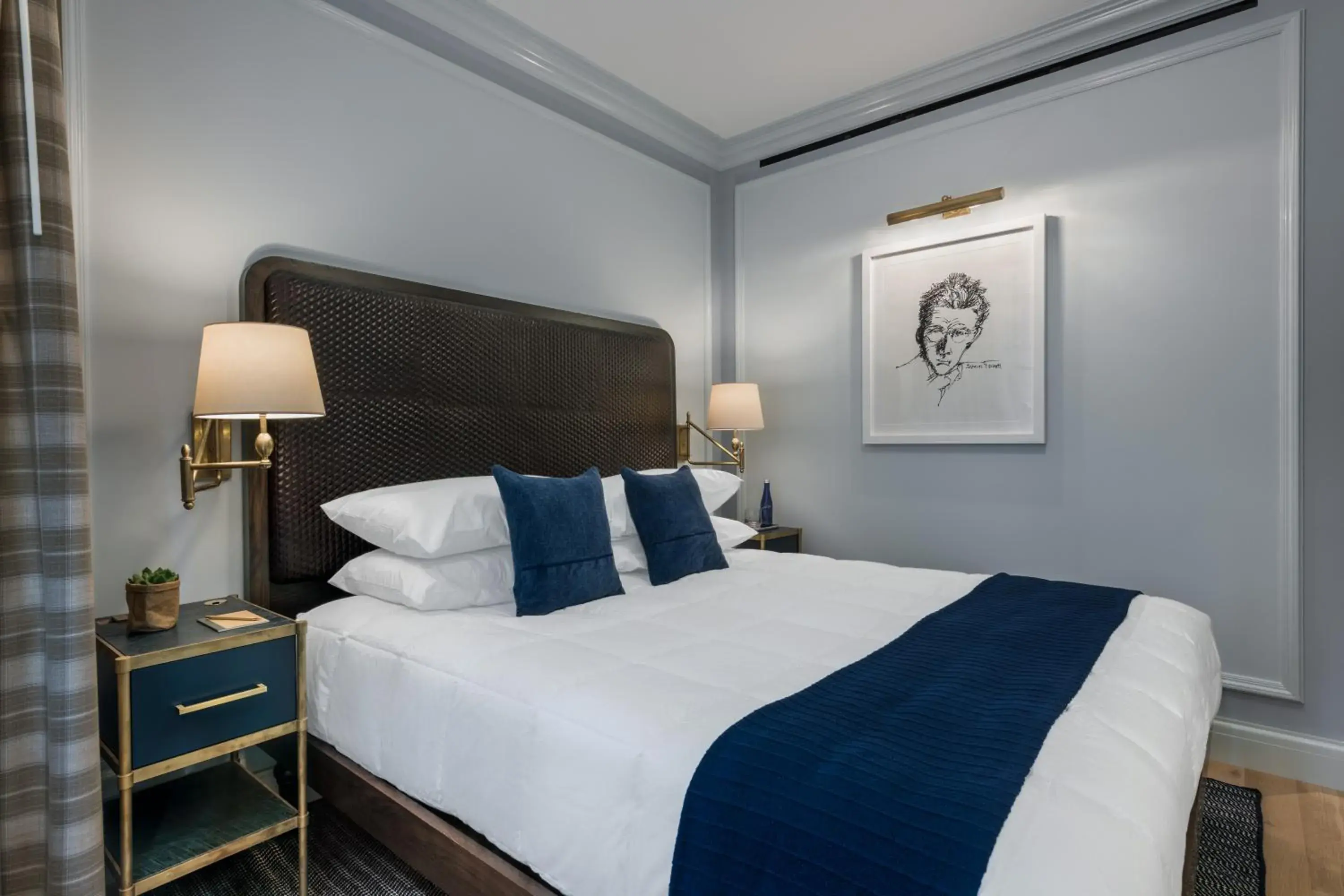 Deluxe Queen Room in Merrion Row Hotel and Public House Deluxe Queen Room in Merrion Row Hotel and Public House