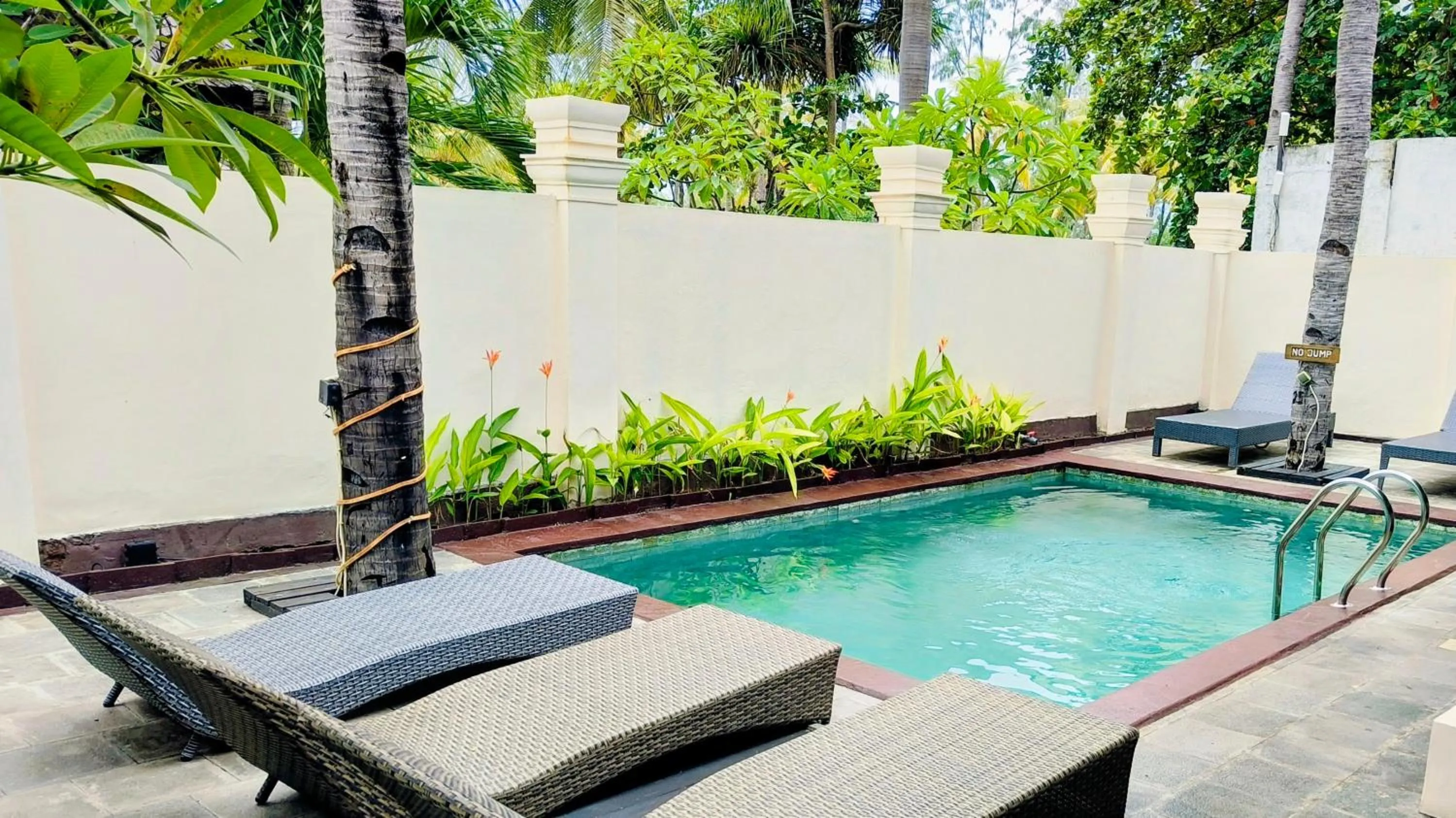 Swimming pool in The Trawangan Resort