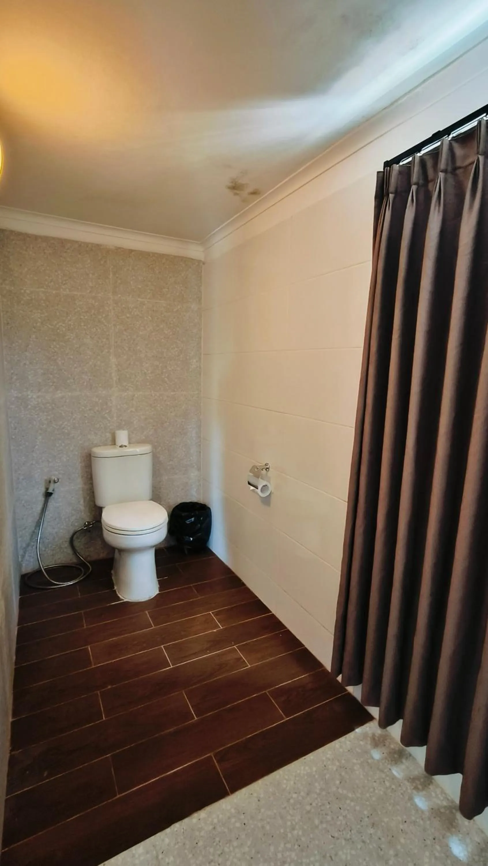 Toilet in The Trawangan Resort