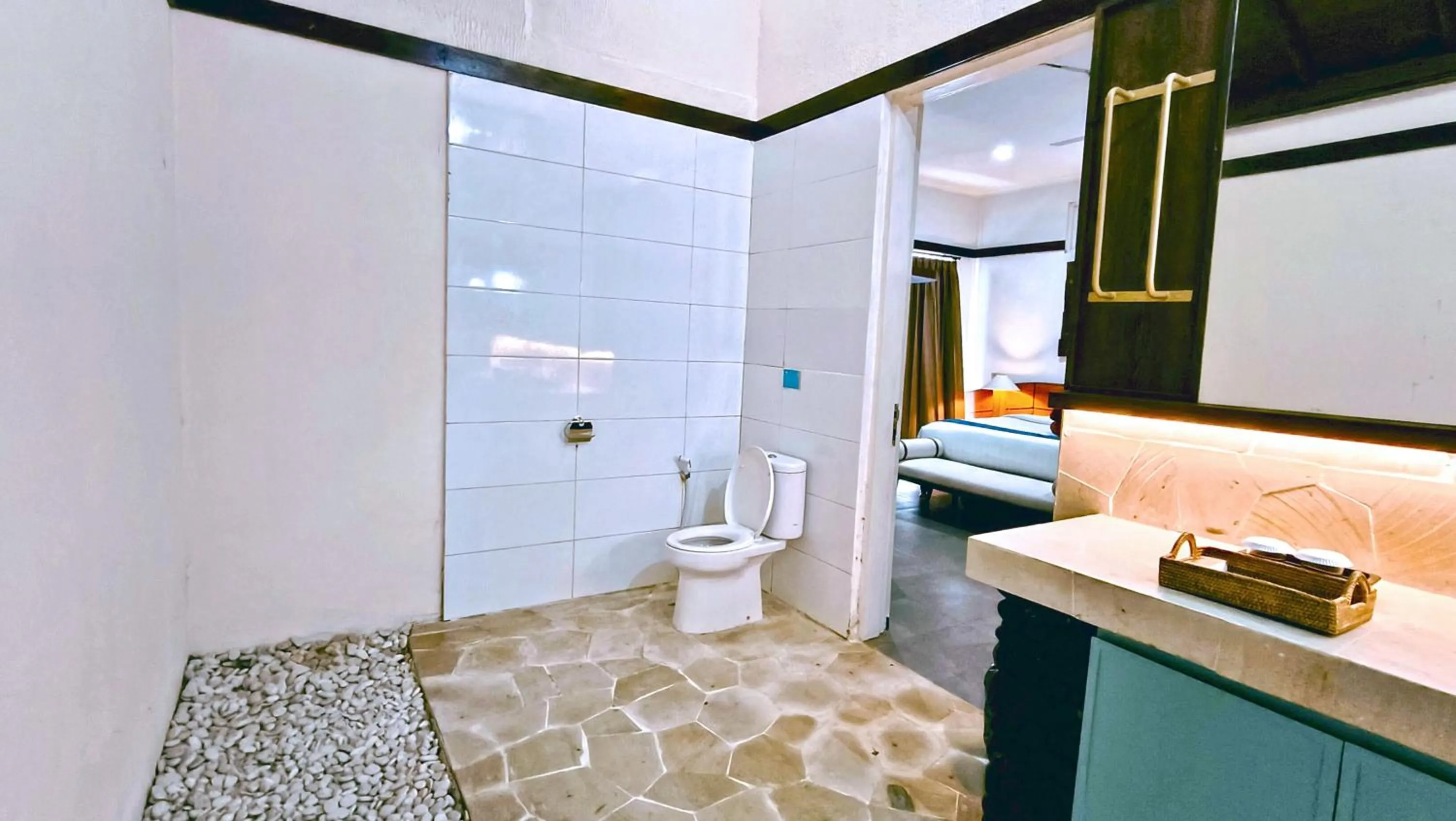 Toilet, Bed in The Trawangan Resort