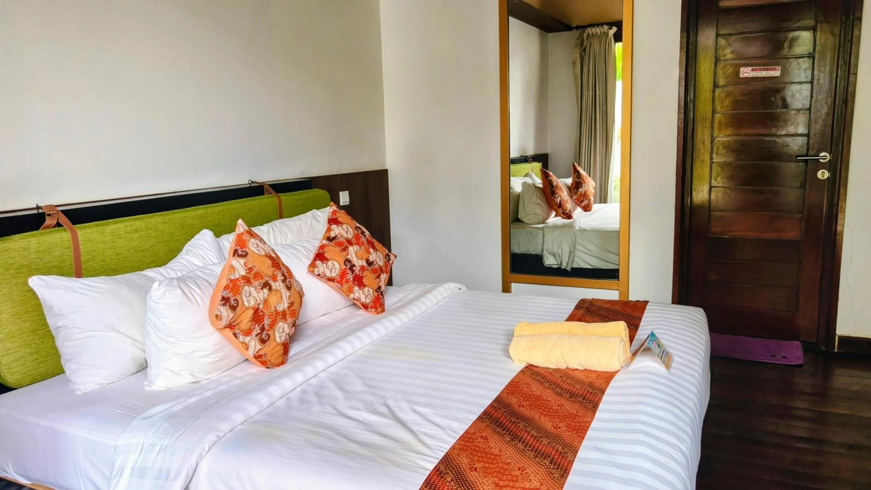 Bed in The Trawangan Resort