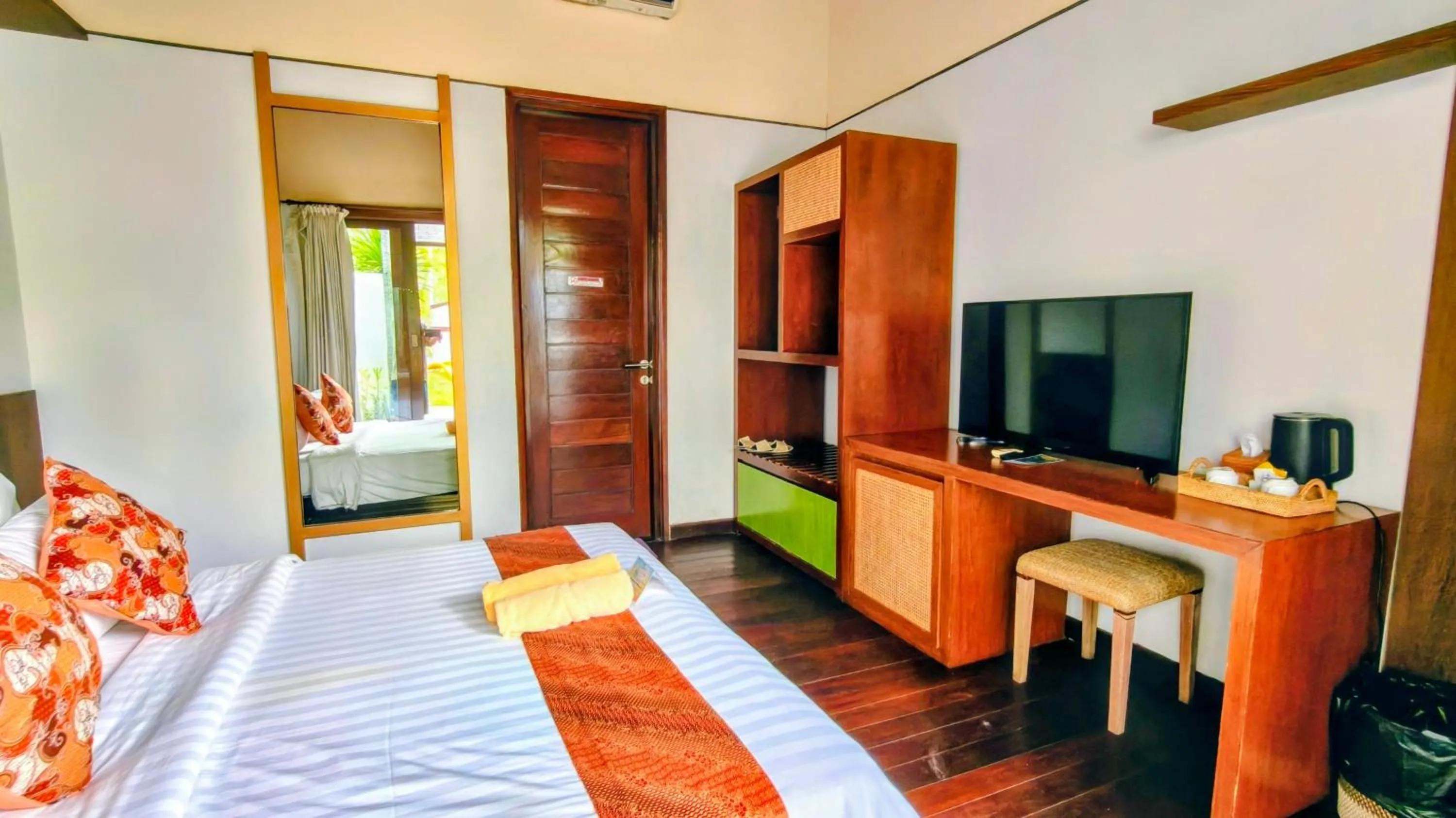TV and multimedia, Bed in The Trawangan Resort
