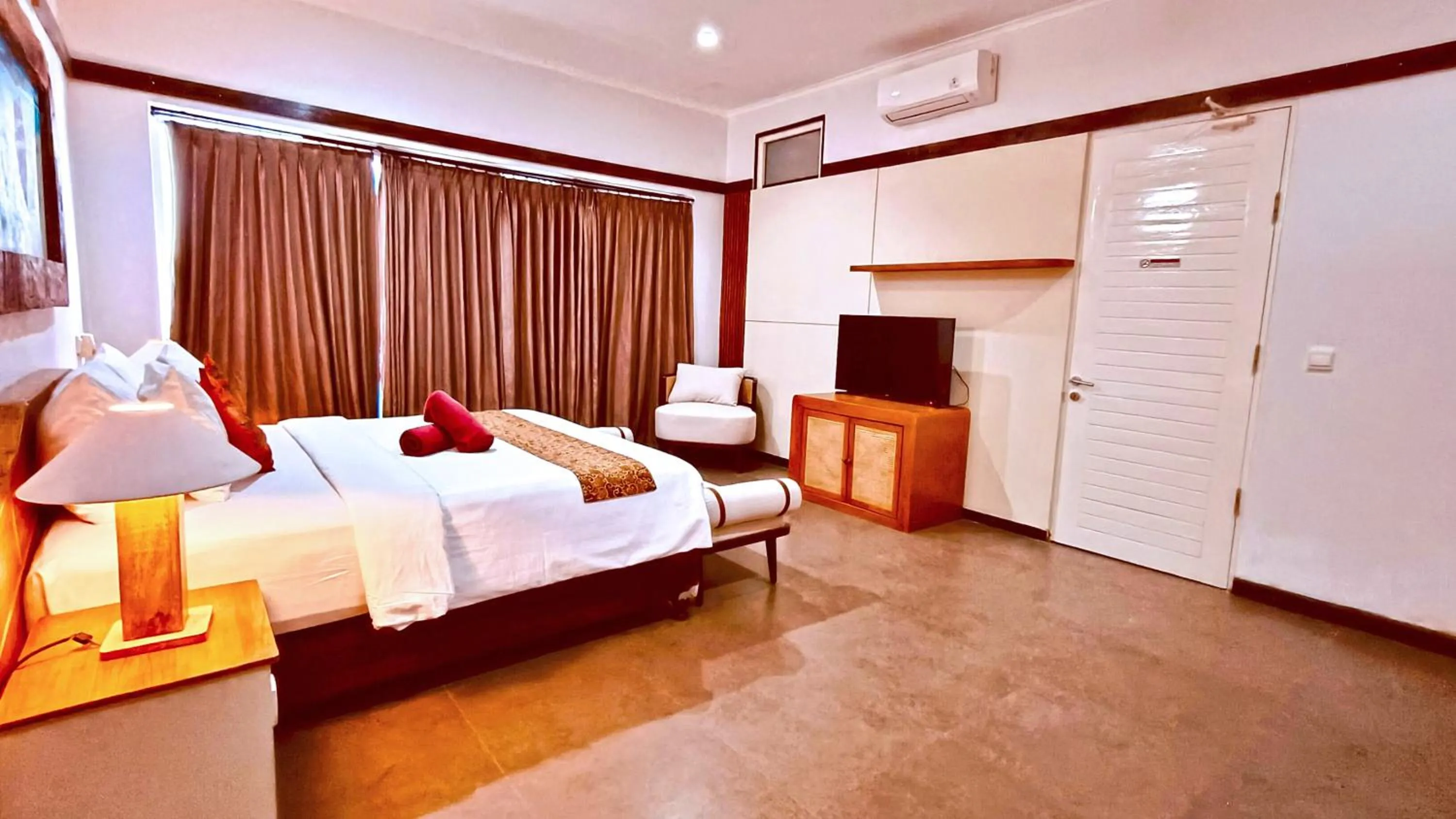 TV and multimedia, Bed in The Trawangan Resort