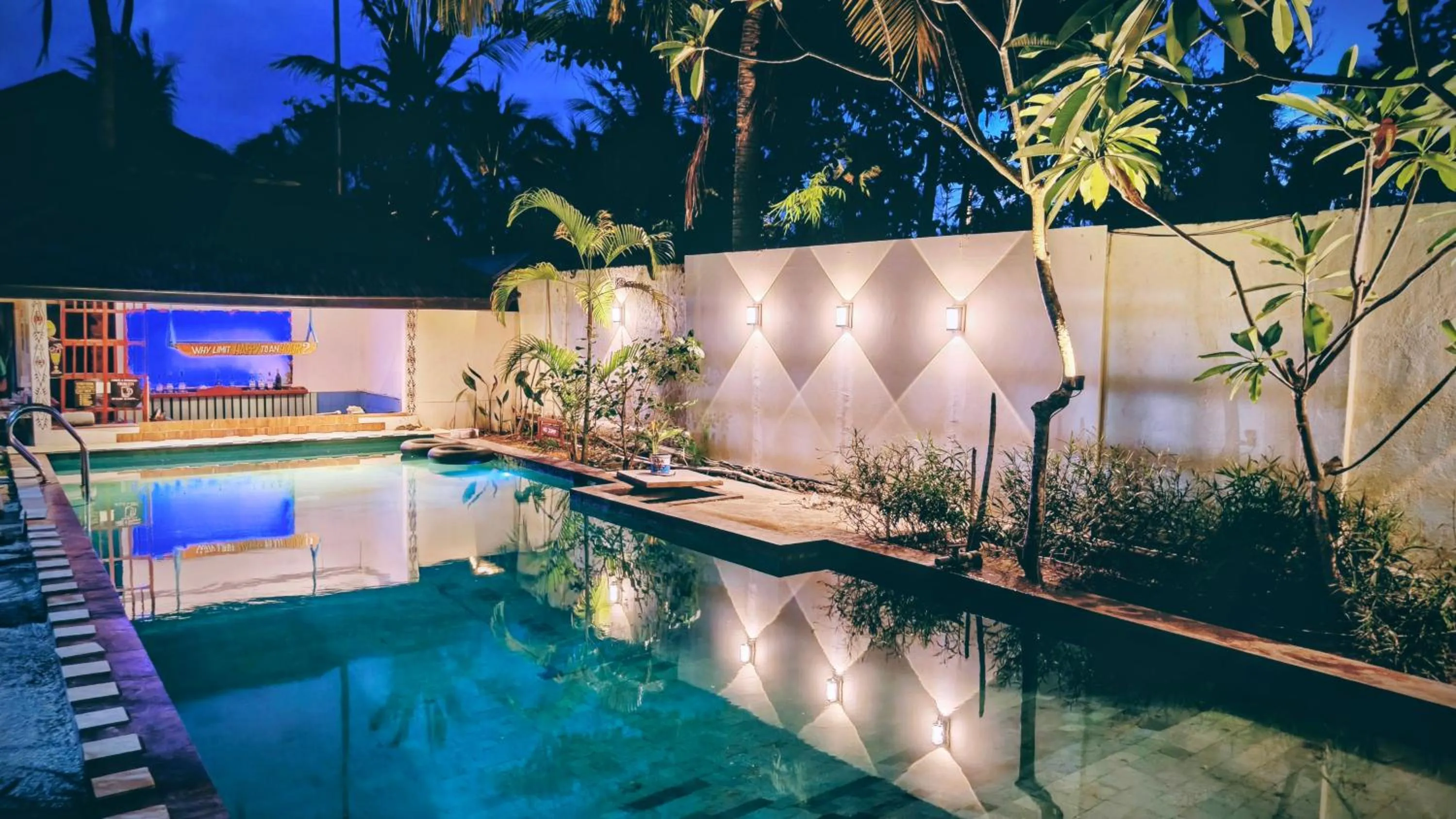 Swimming pool in The Trawangan Resort
