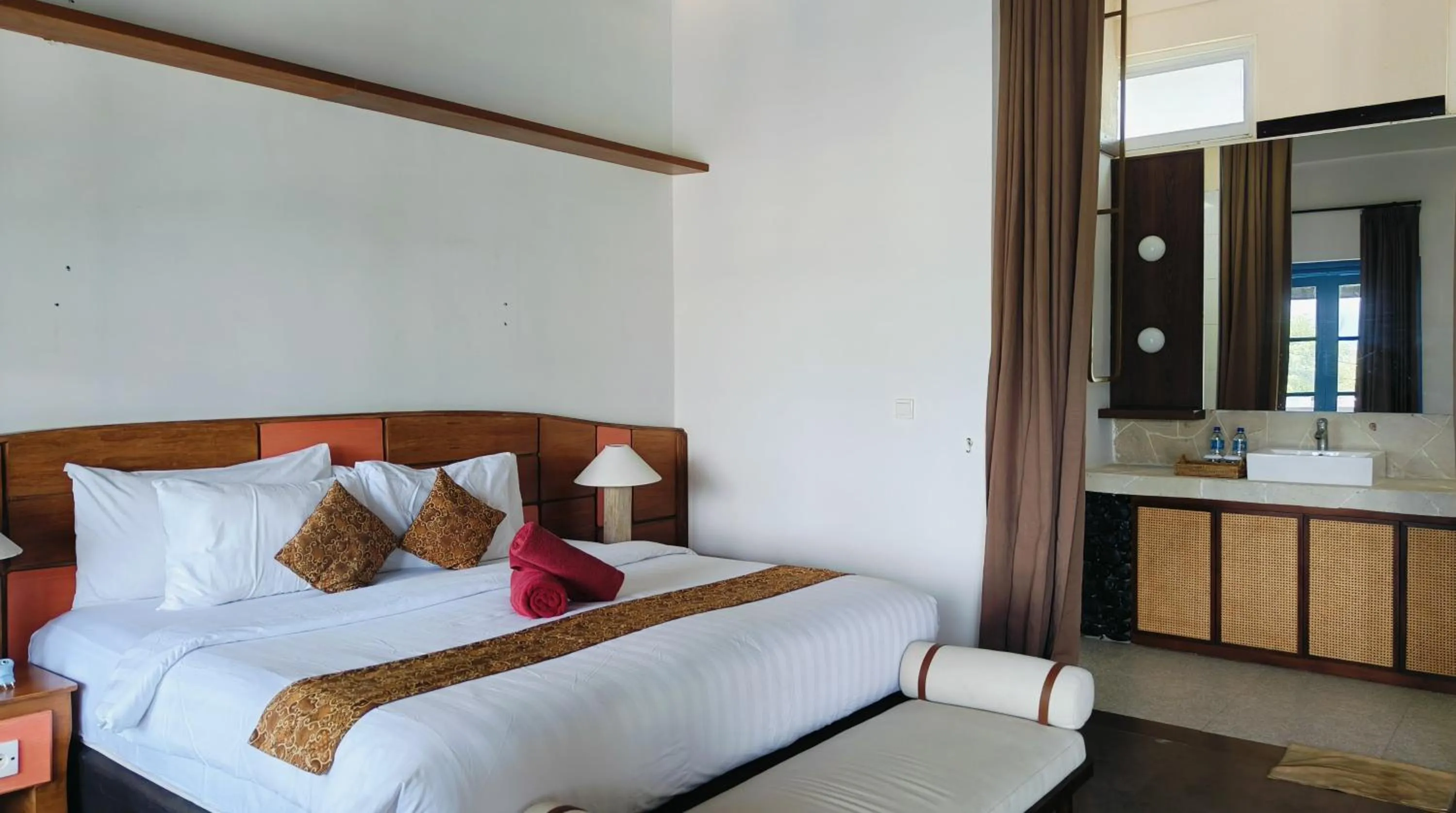 Bed in The Trawangan Resort