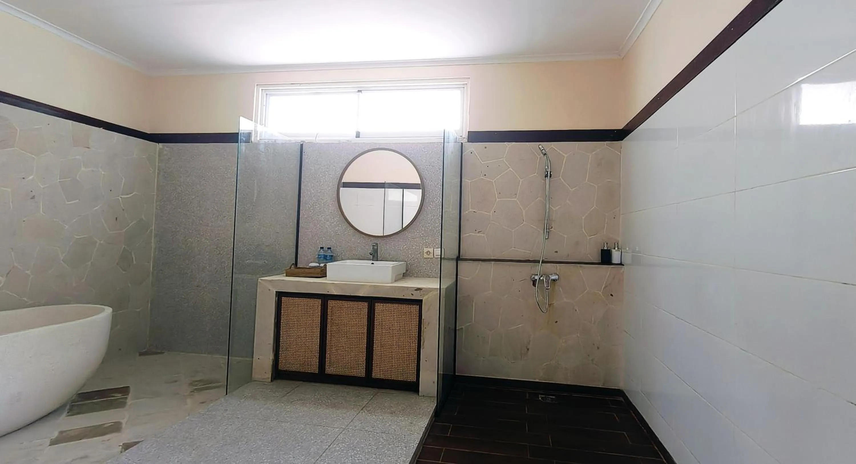 Shower in The Trawangan Resort