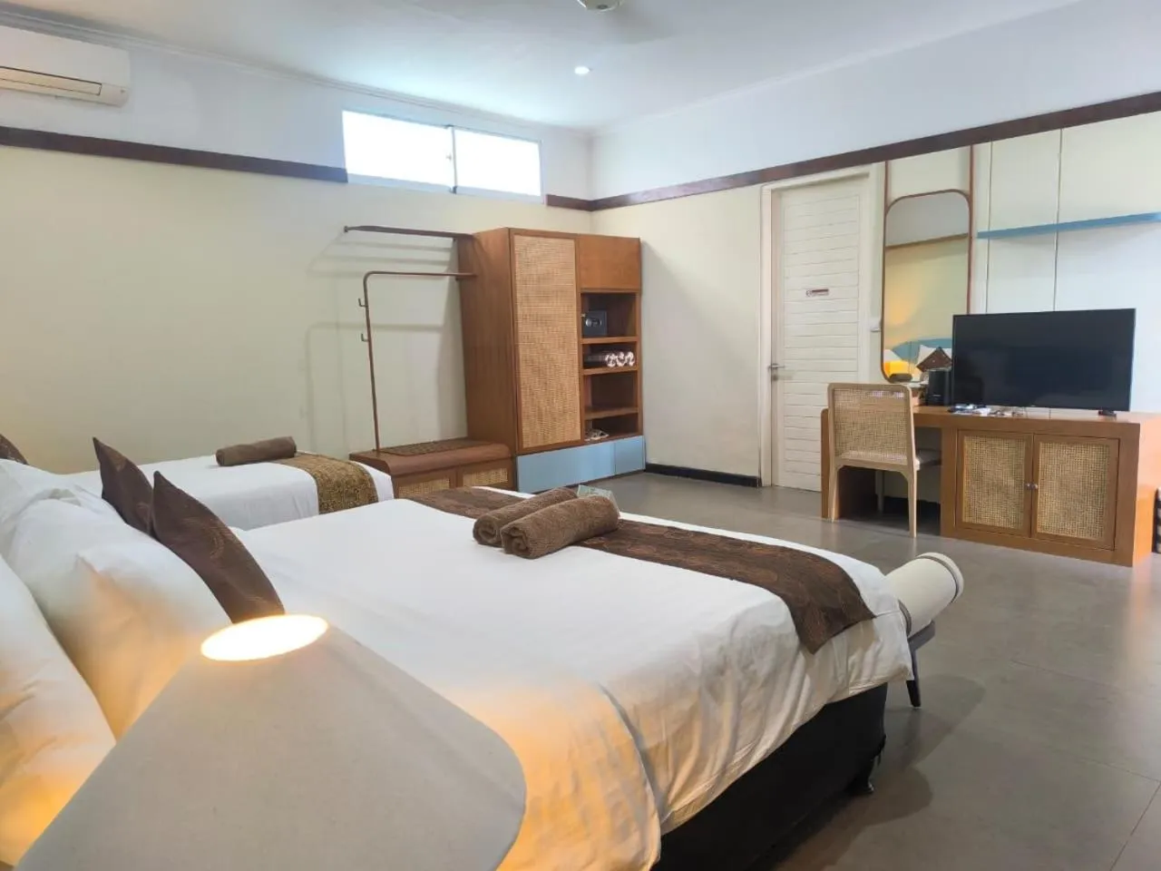 Bed in The Trawangan Resort