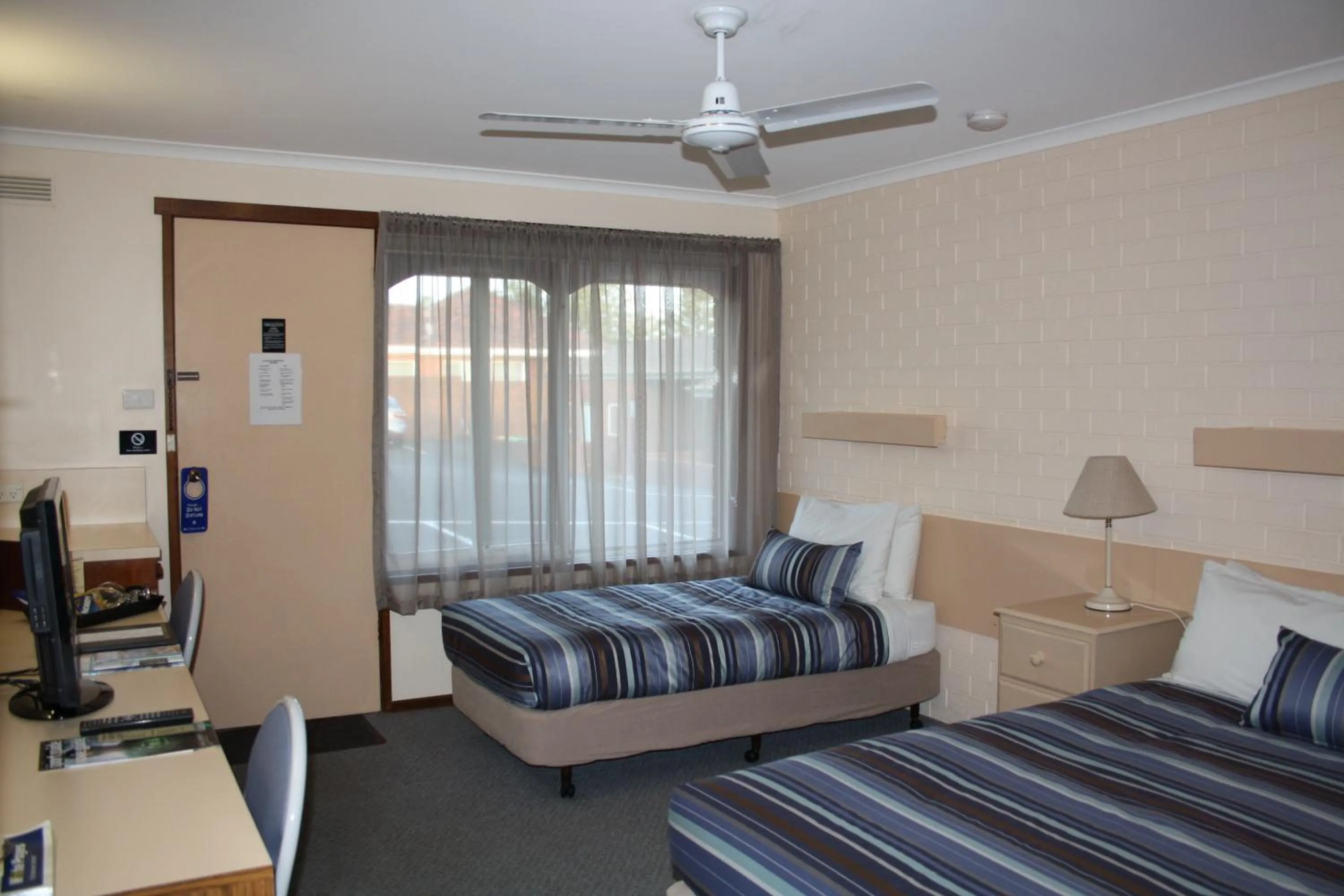 Bed in Raglan Motor Inn