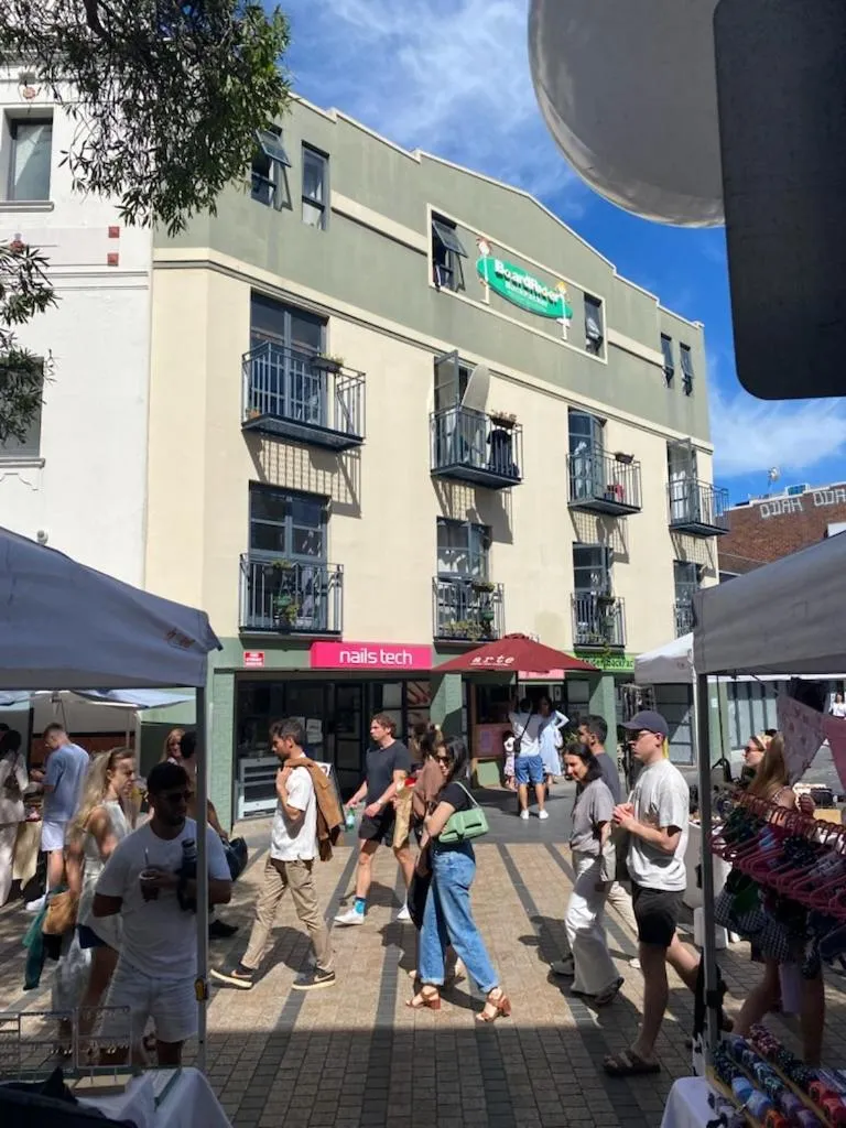 Property building in Boardrider Backpackers and Budget Motel