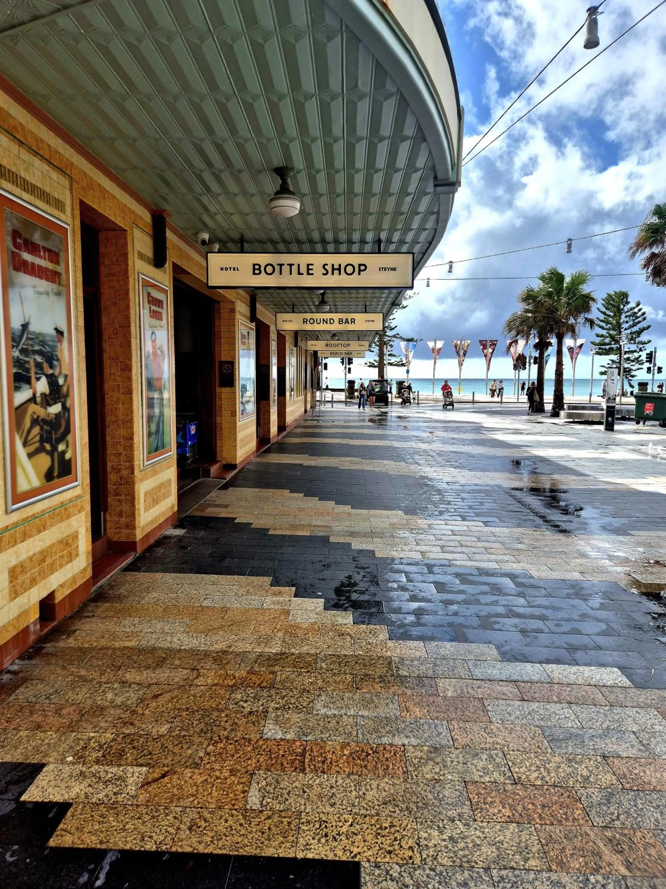 Restaurant/places to eat in Boardrider Backpackers and Budget Motel