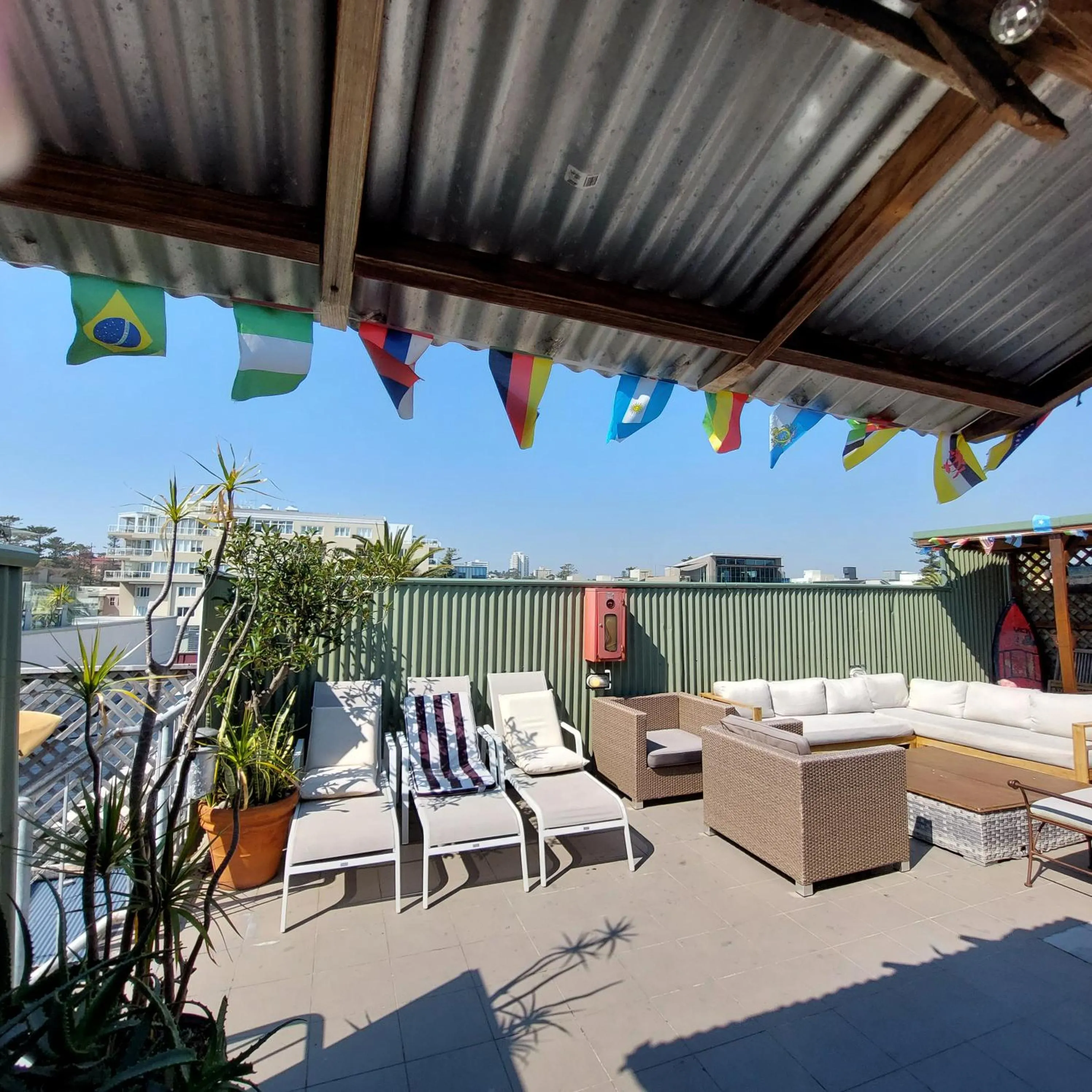 Balcony/Terrace in Boardrider Backpackers and Budget Motel