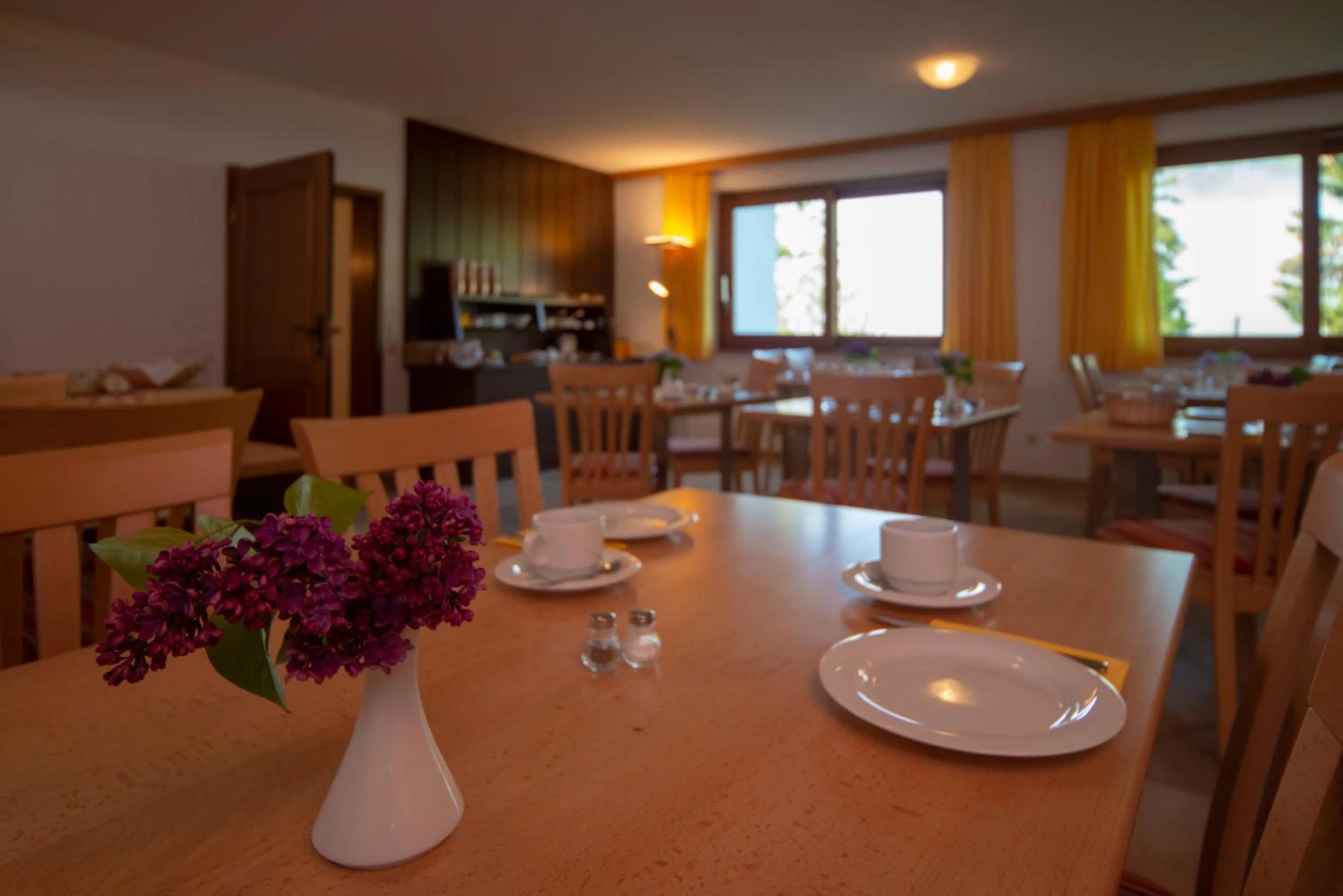 Restaurant/places to eat in Seehotel Weissensee