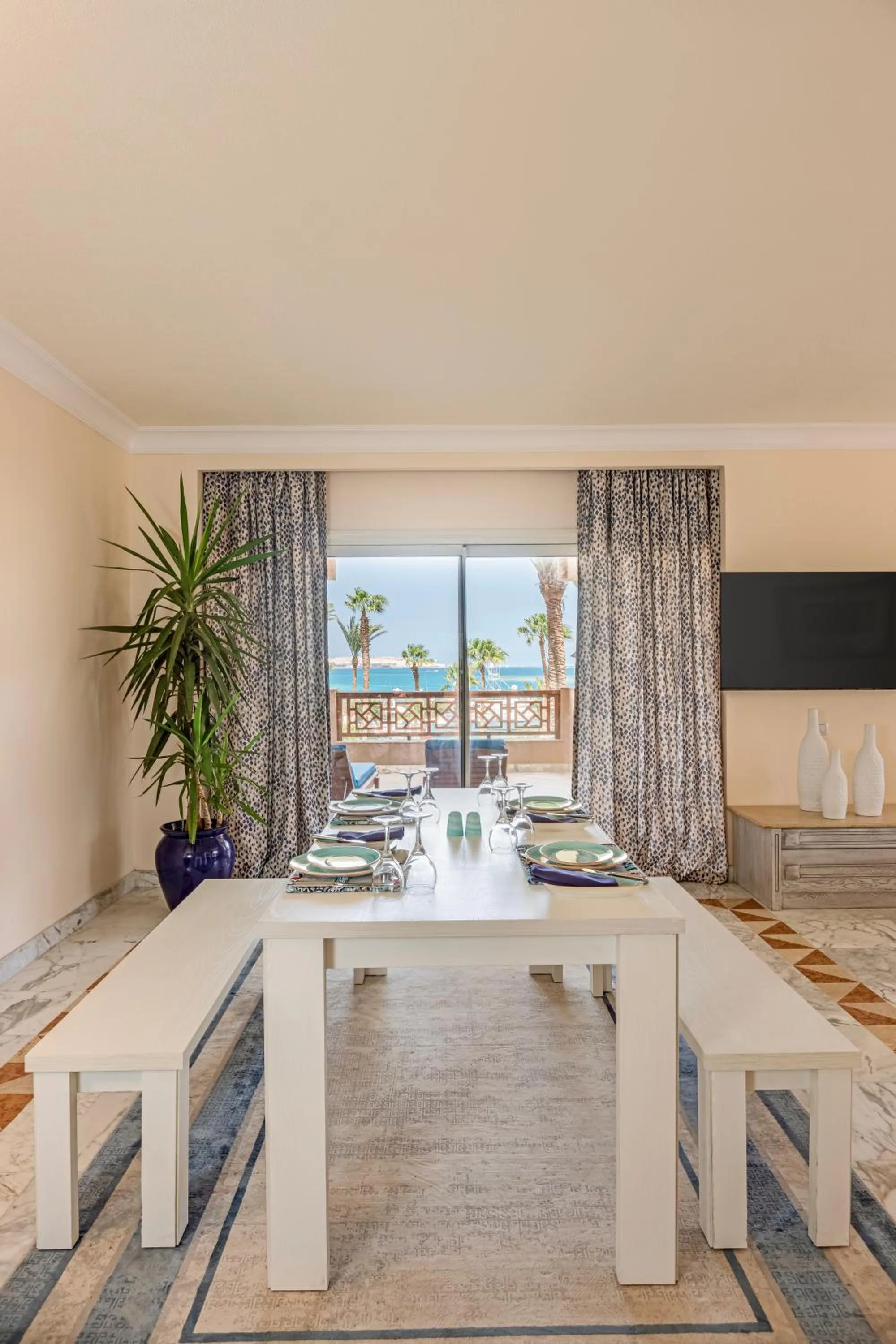 Dining area in Continental Hotel Hurghada