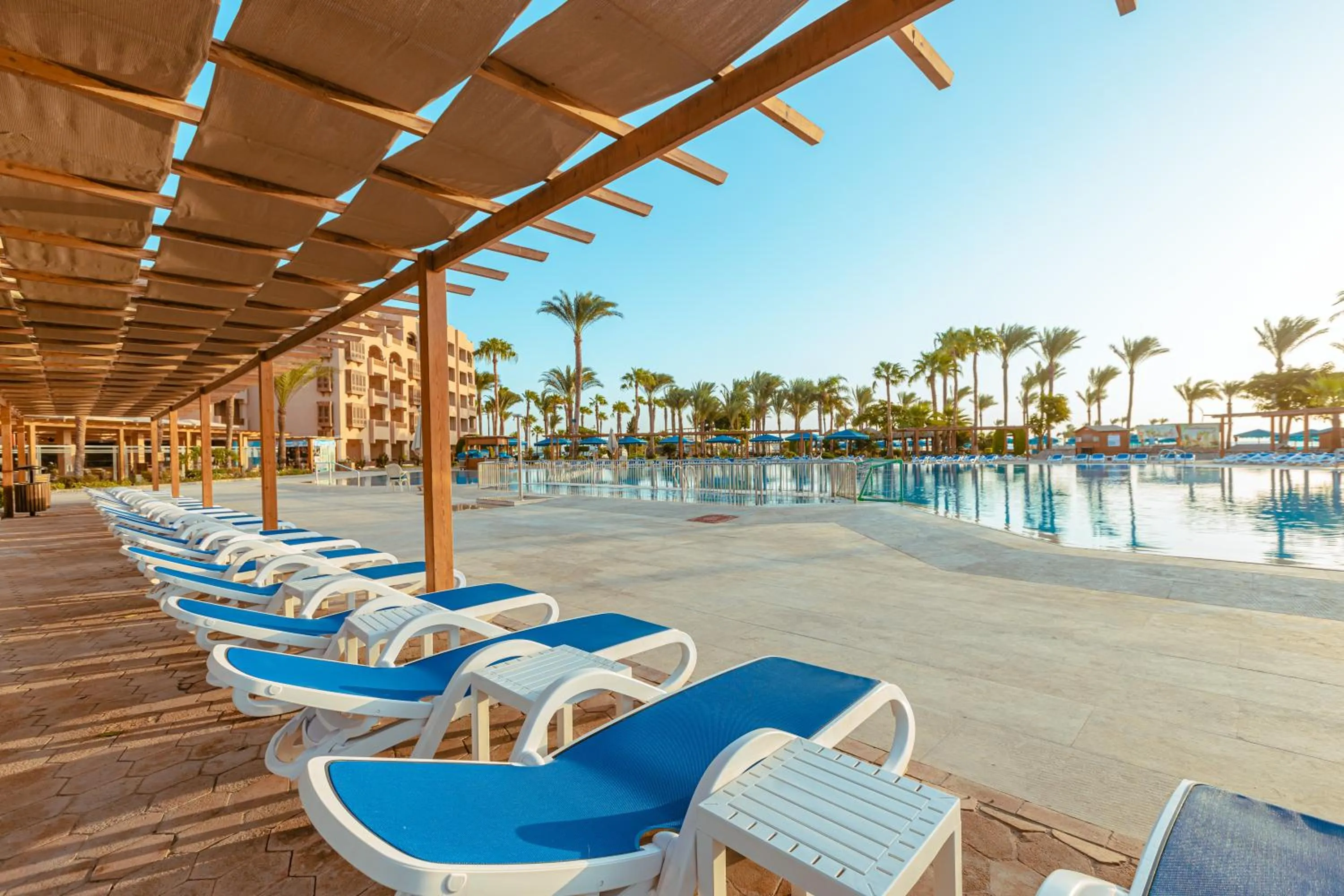Swimming pool in Continental Hotel Hurghada