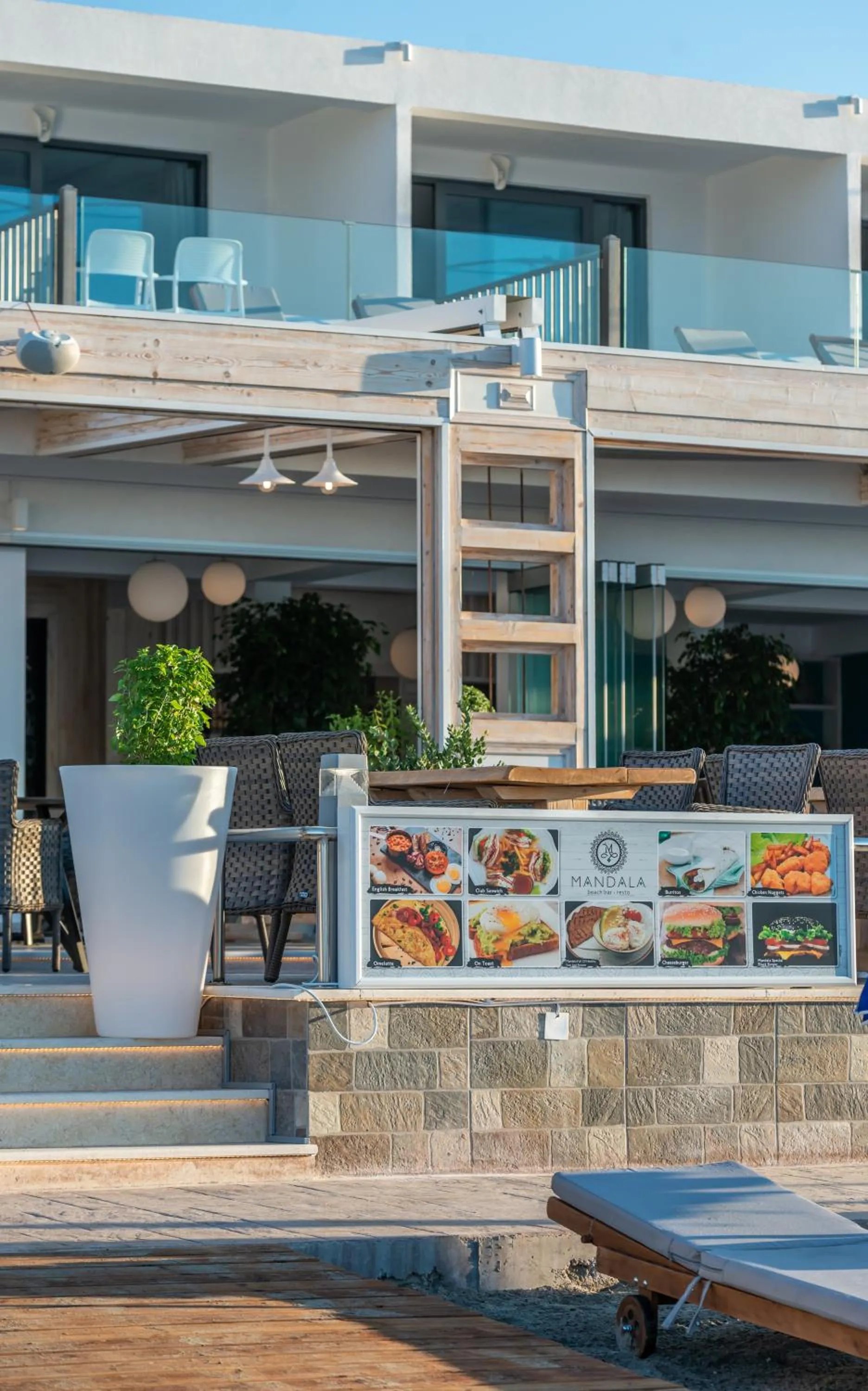 Restaurant/places to eat in Mandala Seafront Suites