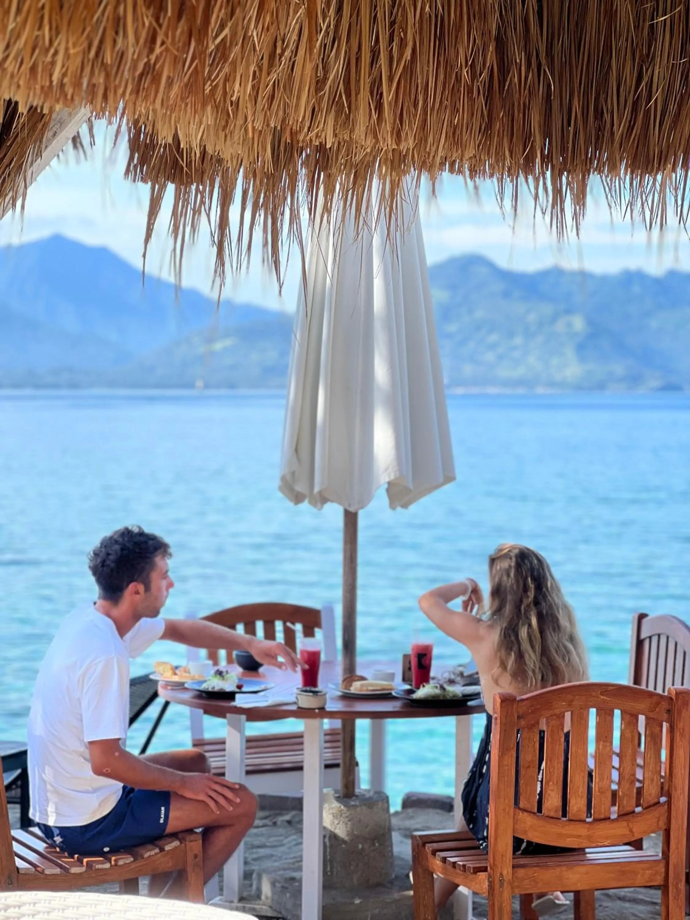 Restaurant/places to eat in 7SEAS Cottages