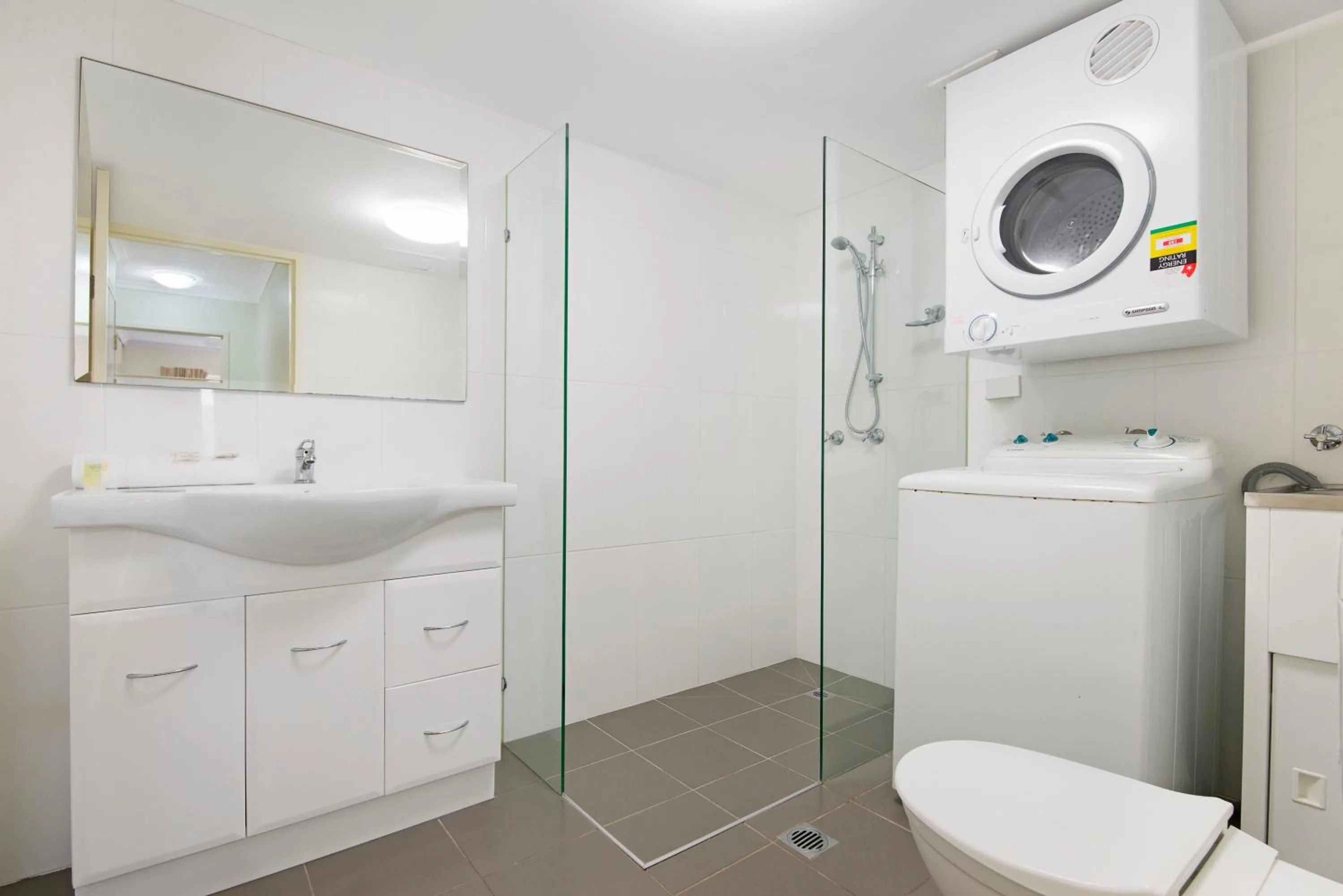 Bathroom in Chidori Court