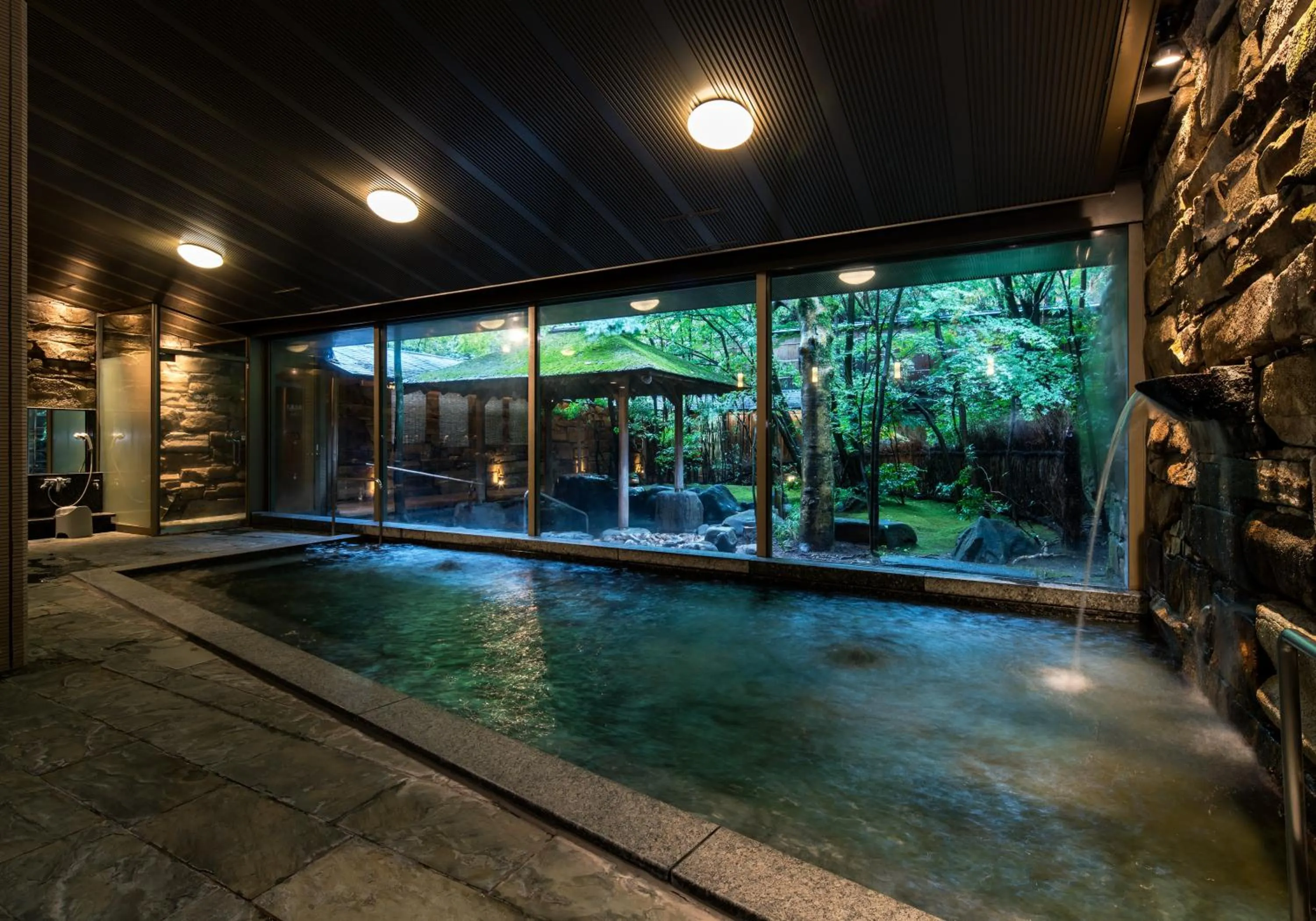 Hot Spring Bath in Kinosaki Onsen Nishimuraya Hotel Shogetsutei