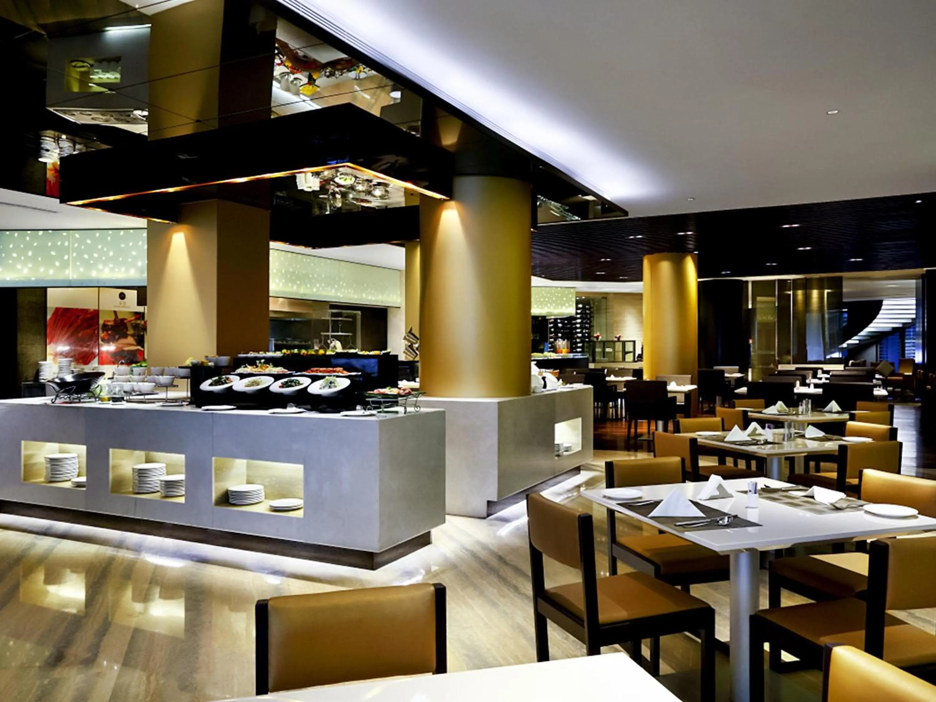 Restaurant/places to eat in Grand Mercure Dongguan Humen