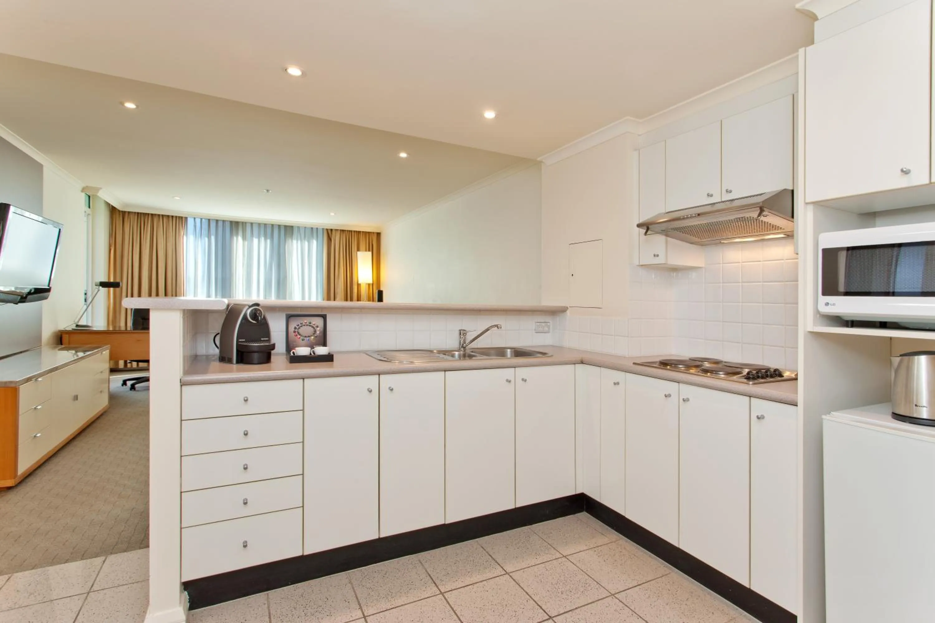 Coffee/tea facilities in Rydges Darling Square Apartment Hotel