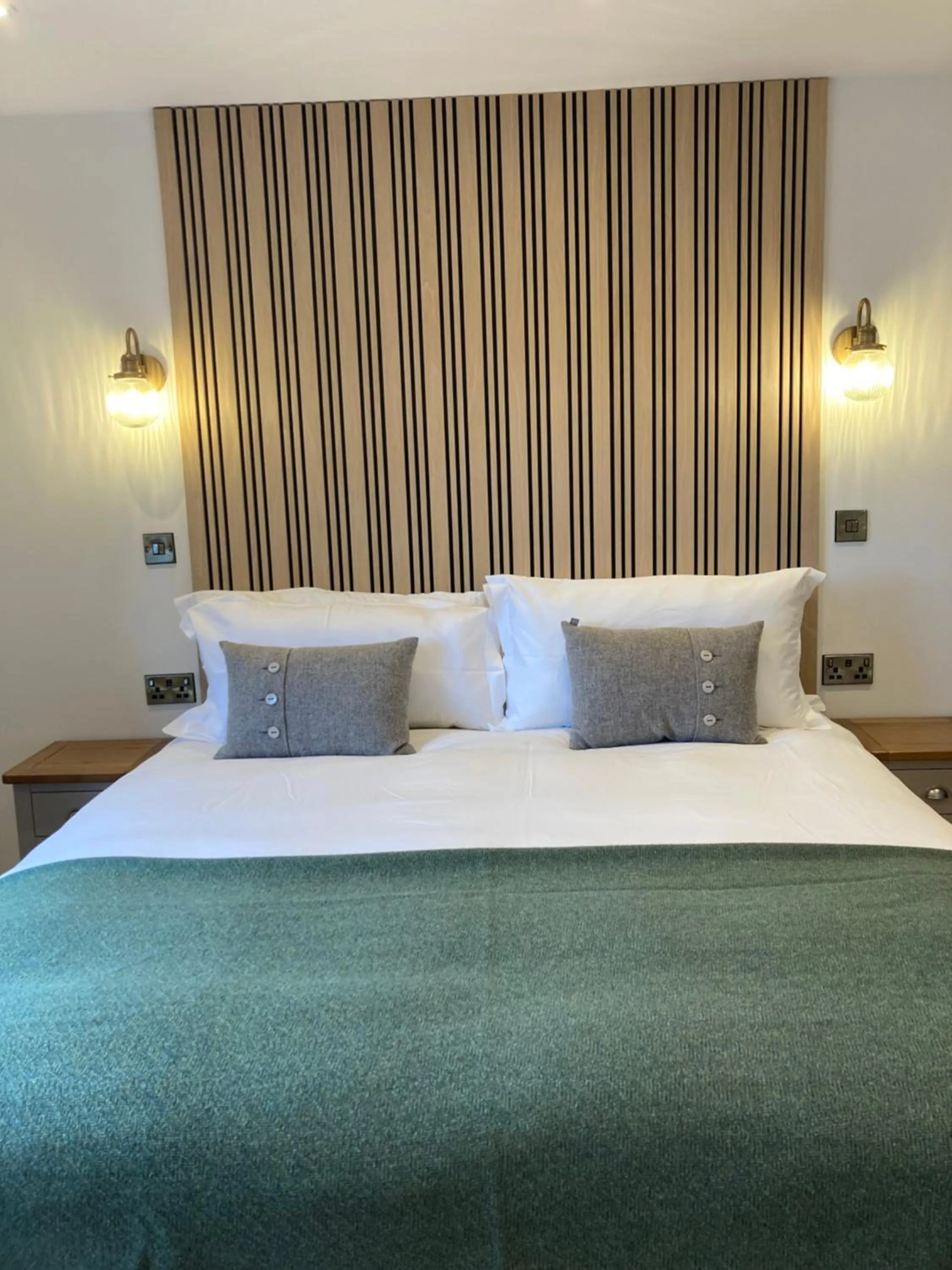 Bedroom, Bed in Glendale View