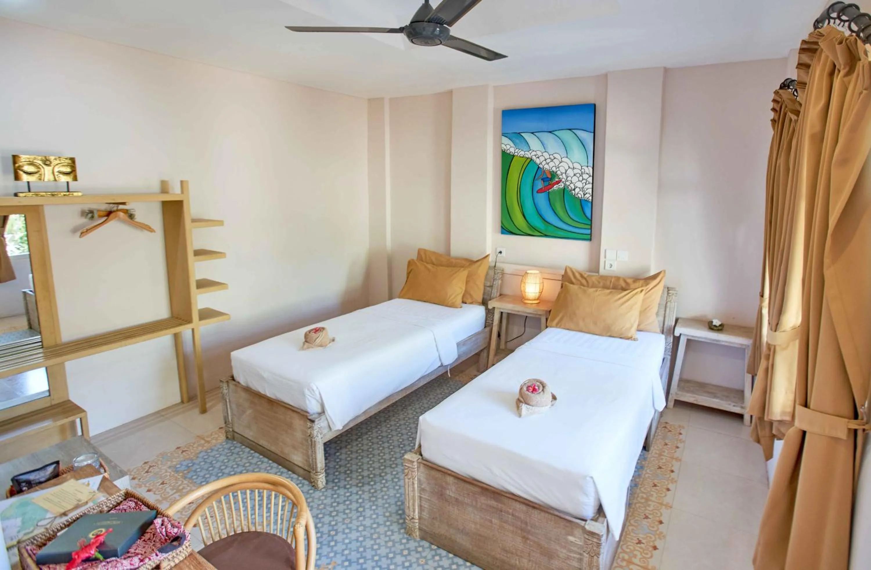 Bed in ISLA INDAH RETREAT boutique hotel