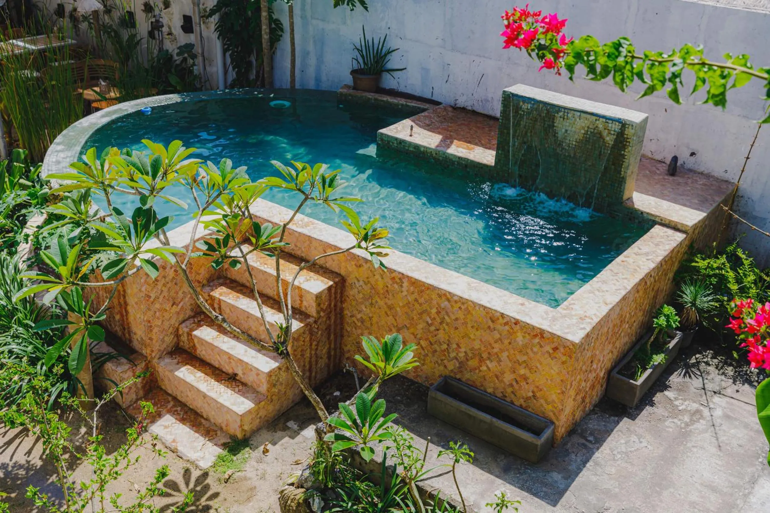 Swimming pool in ISLA INDAH RETREAT boutique hotel