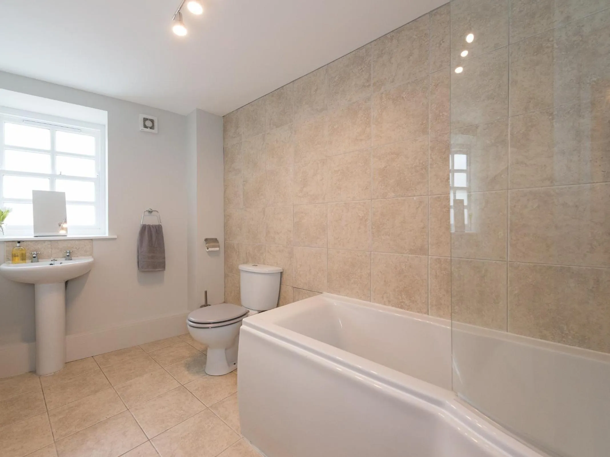 Bathroom in Hamilton House Holiday Apartment