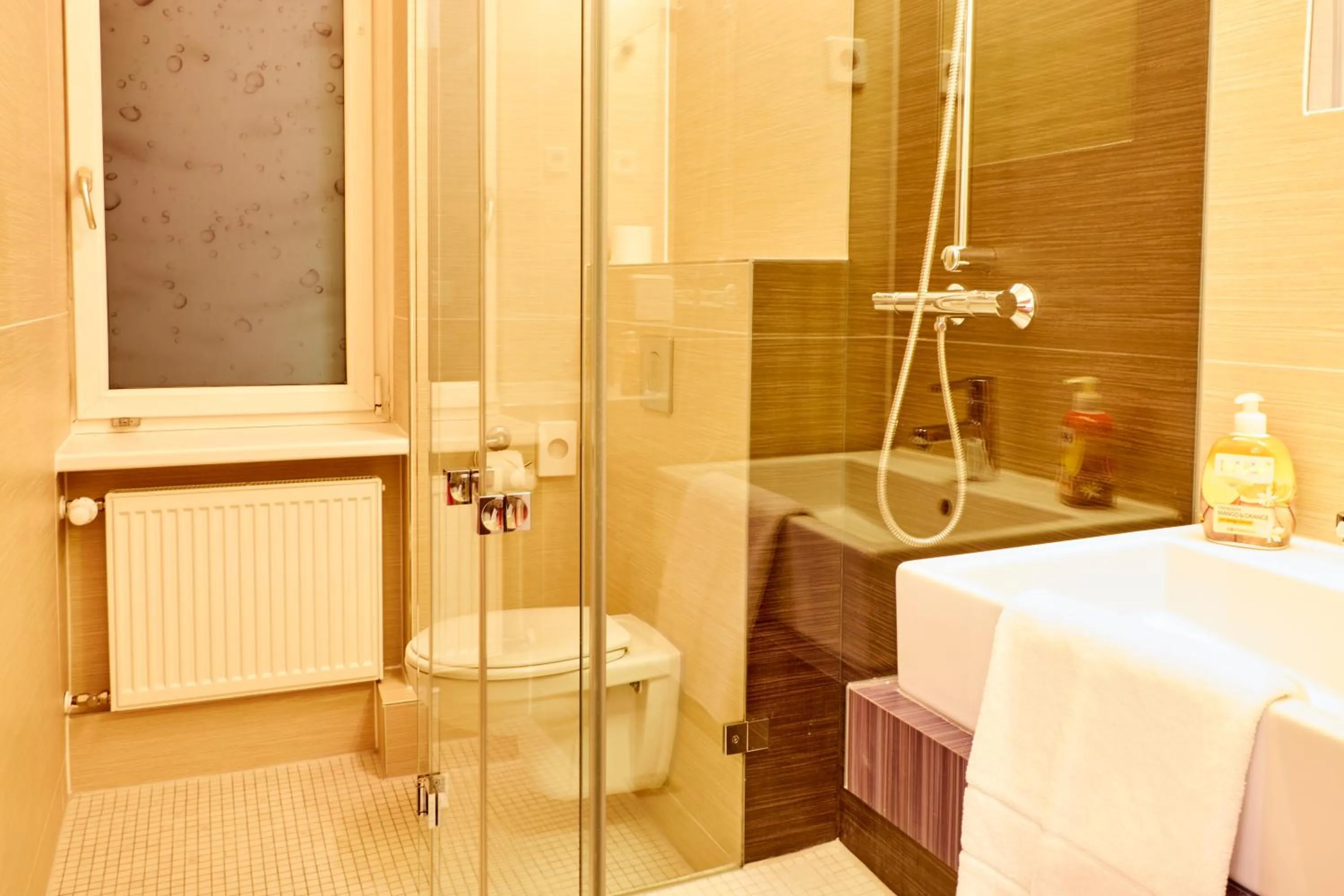 Shower in Ballhaus Berlin Hostel