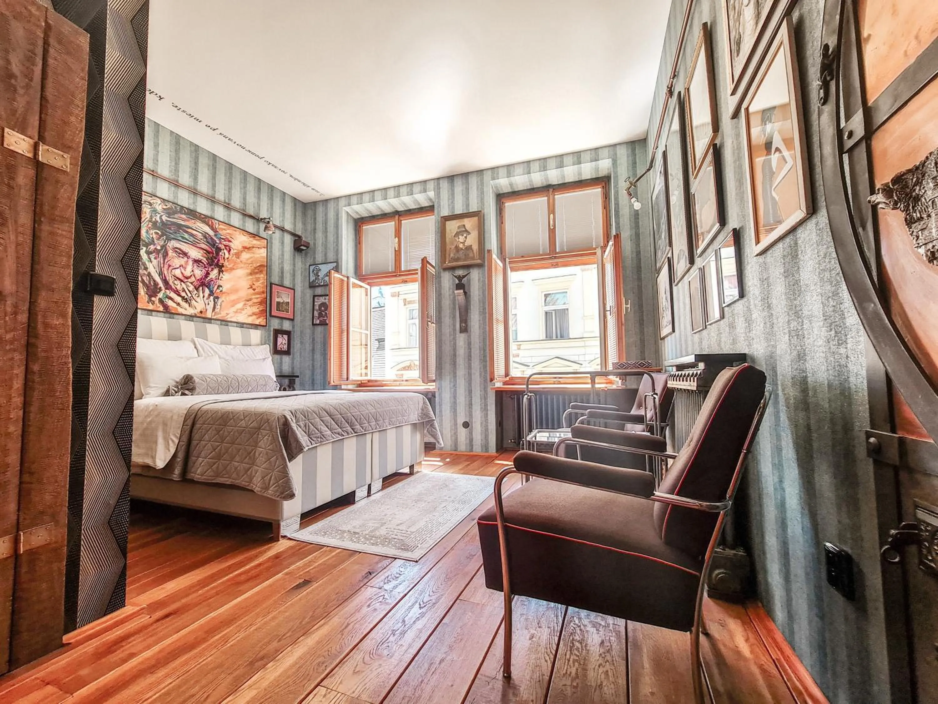 Living room, Bed in Divná pani Luxury Gallery Rooms