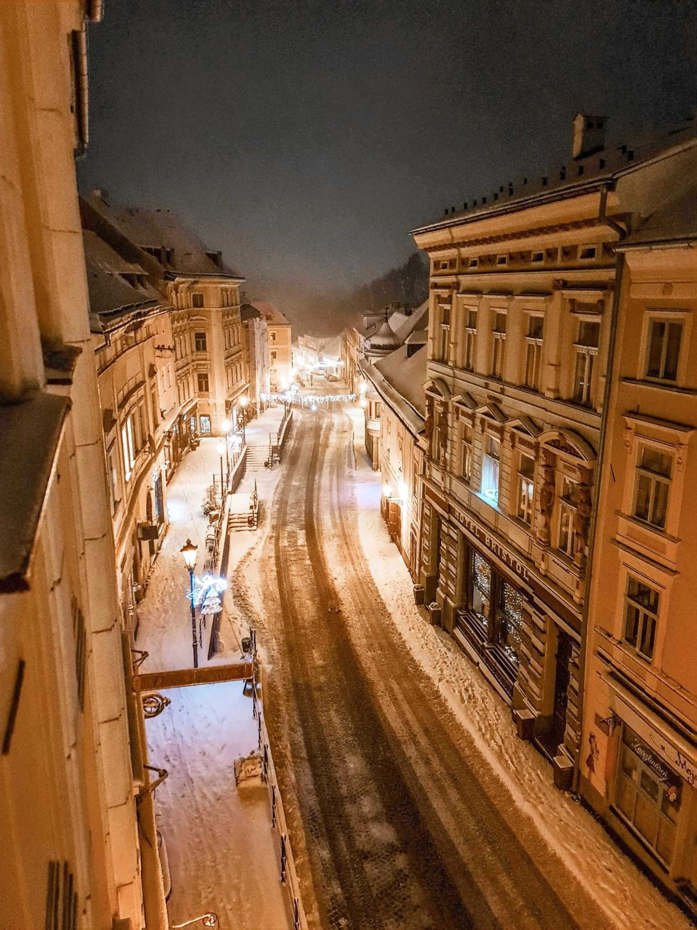 Night in Divná pani Luxury Gallery Rooms