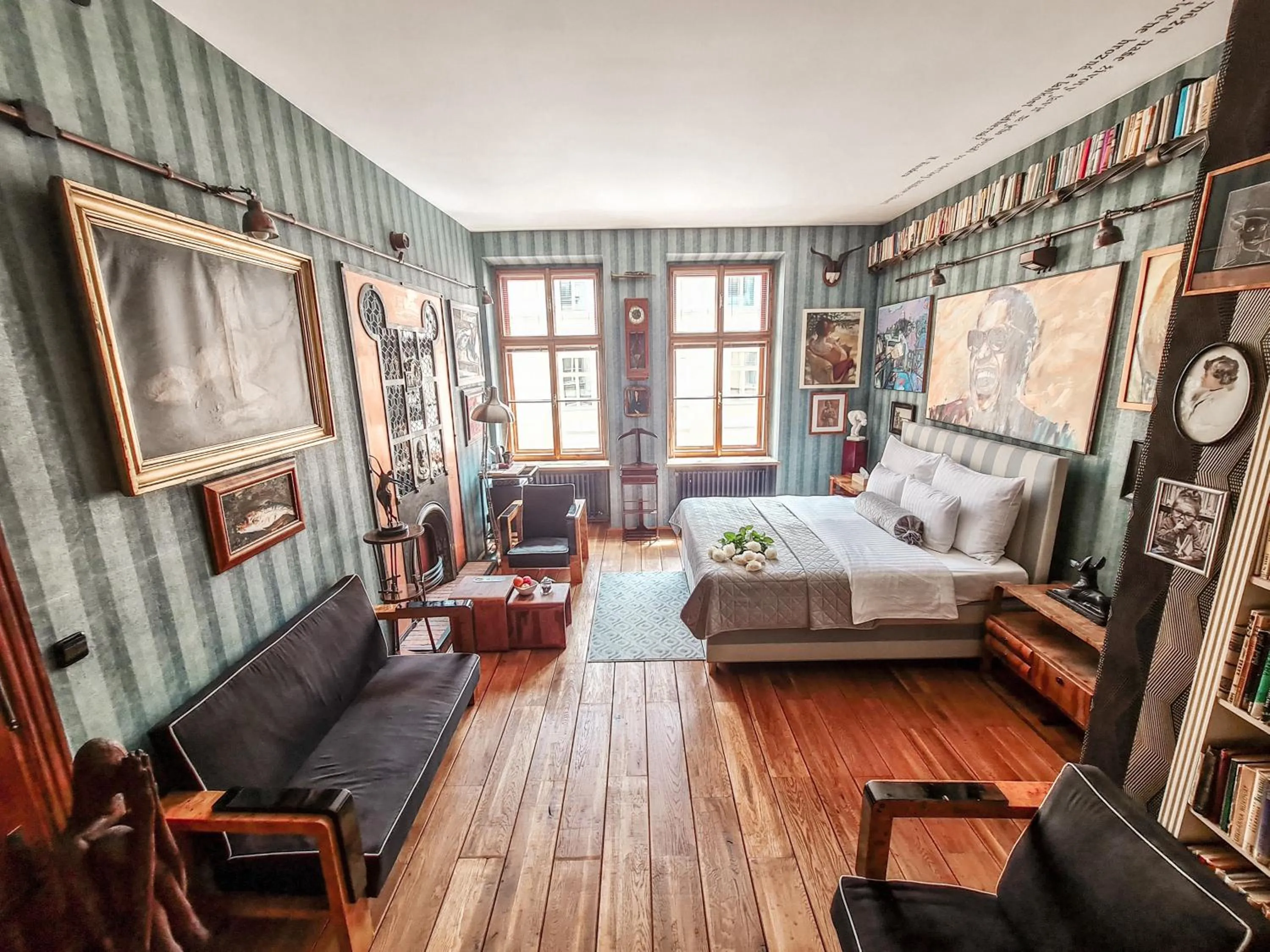 Living room, Bed in Divná pani Luxury Gallery Rooms