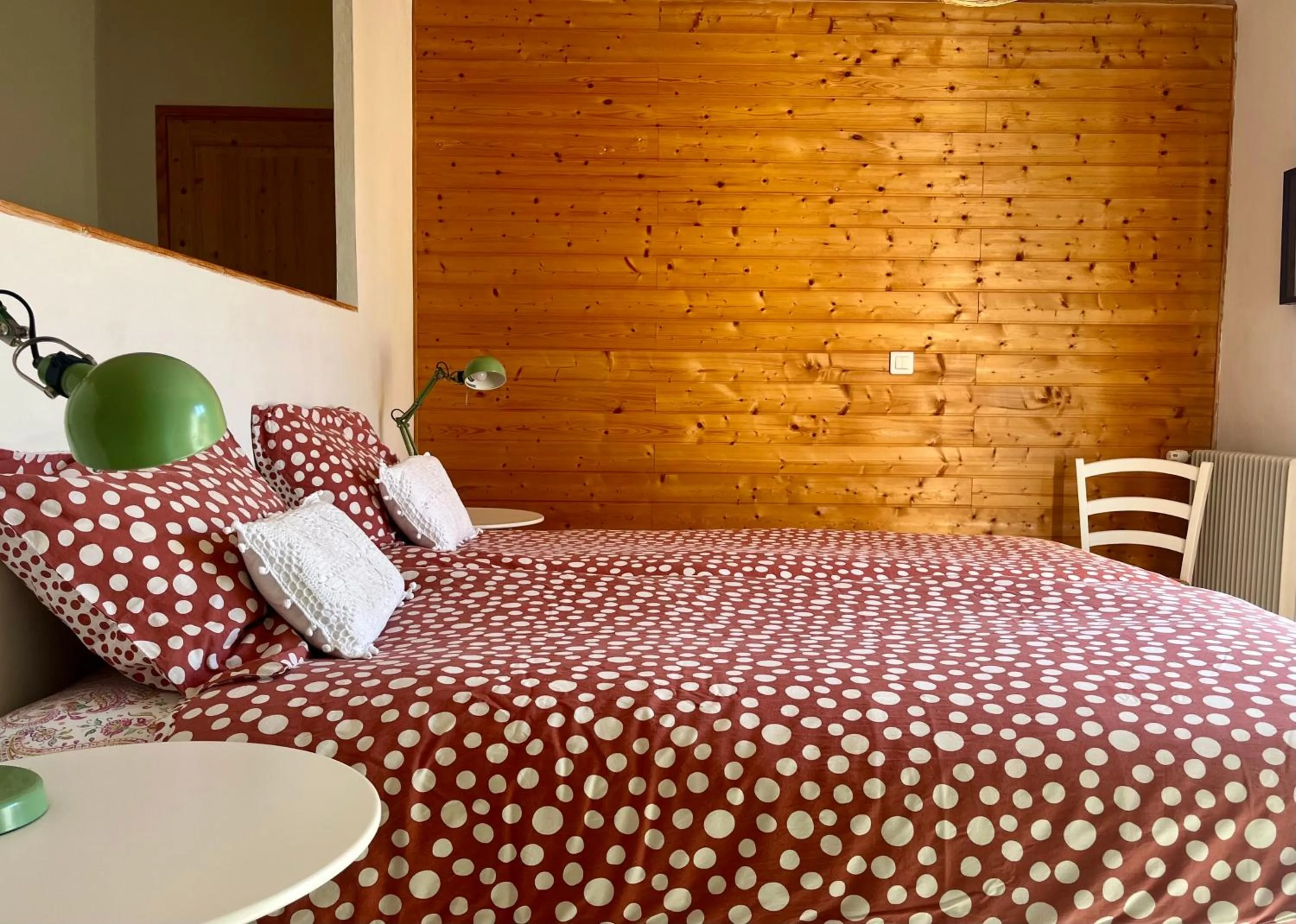 Bed in La Perle des Montagnes - Bed and breakfast - Chambre d hôte