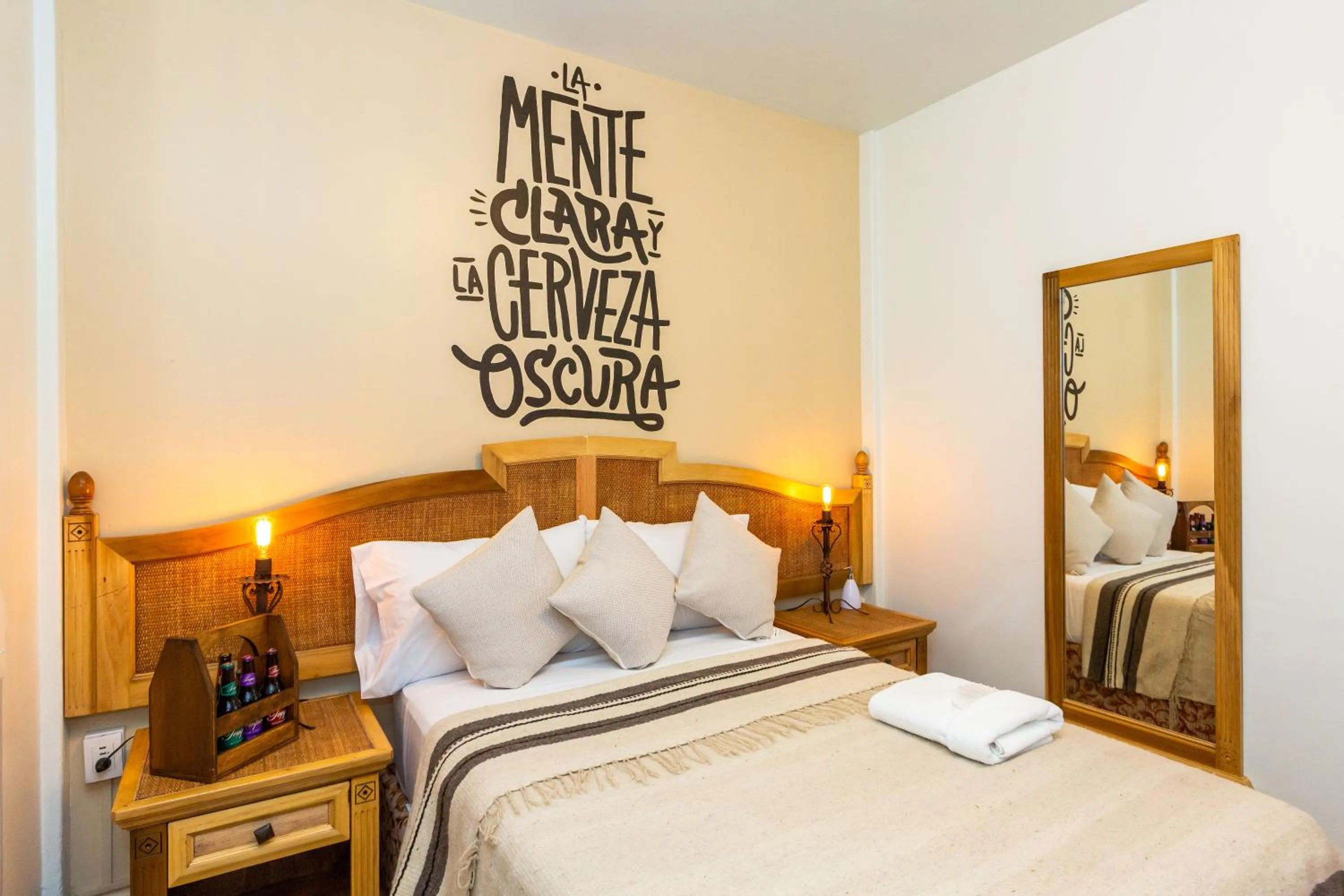 Photo of the whole room, Bed in Mala Vecindad Beer Hotel