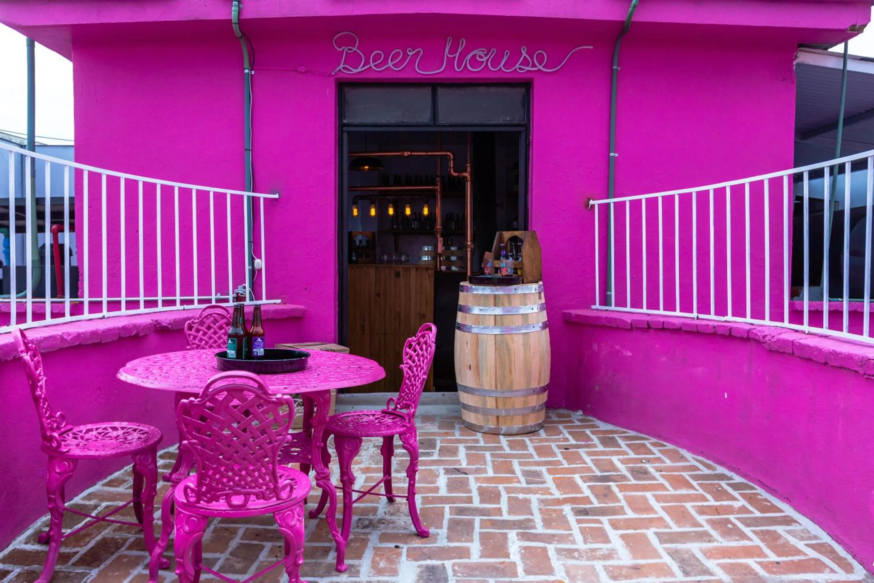 Balcony/Terrace in Mala Vecindad Beer Hotel