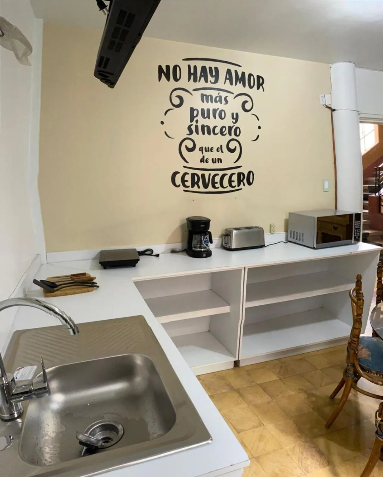 Dining area in Mala Vecindad Beer Hotel