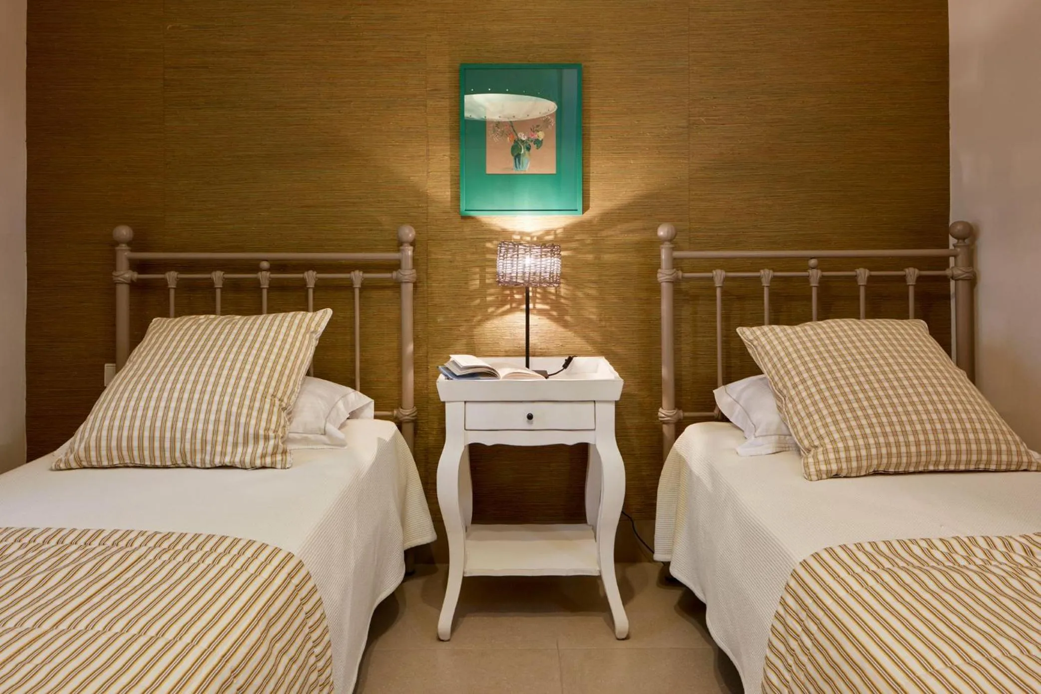 Bed in Diles & Rinies